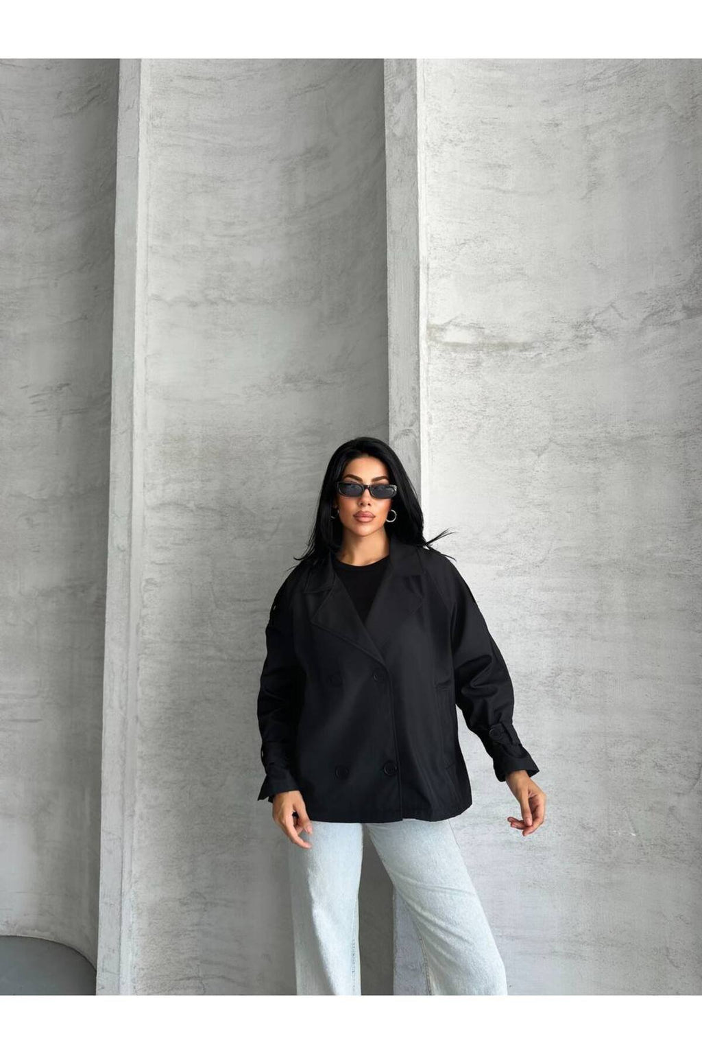 YENİ SEZON KOL VE OMUZ MANŞETLİ CROP TRENCH COAT