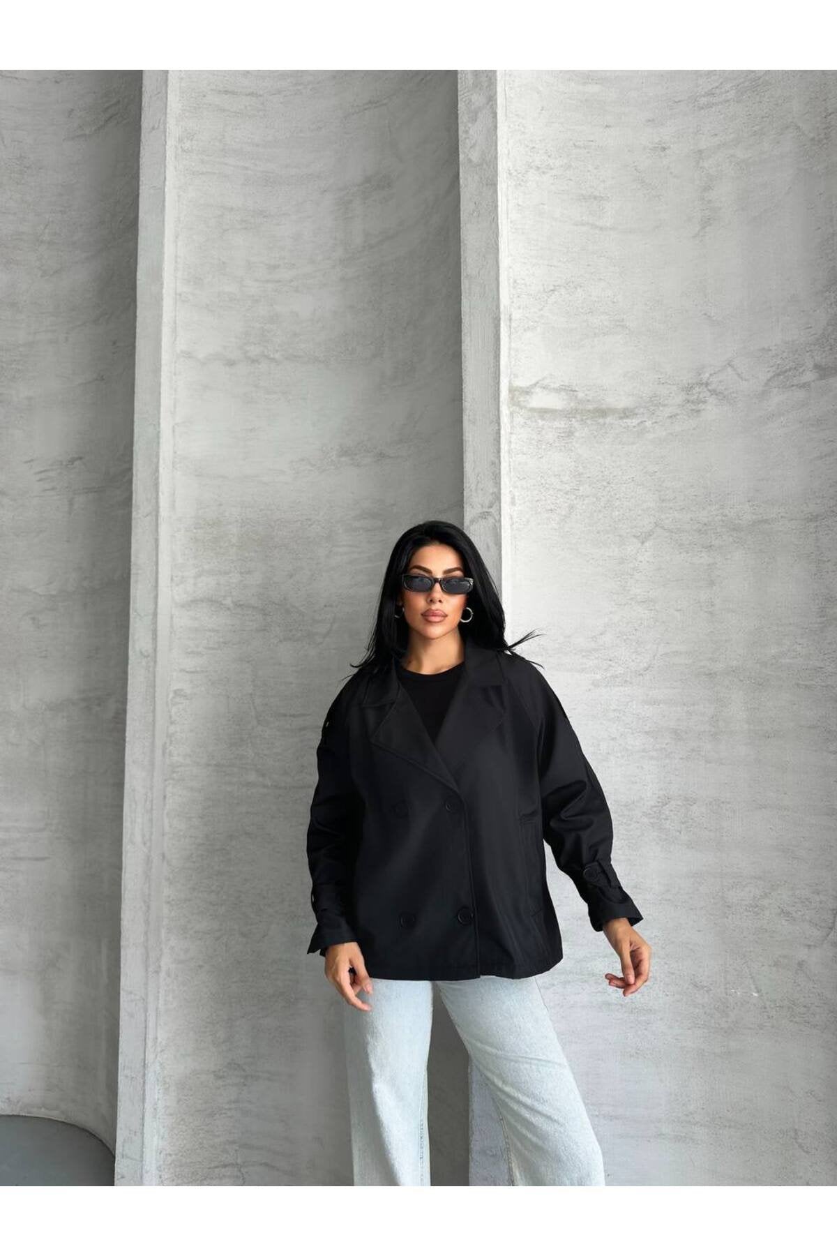 YENİ SEZON KOL VE OMUZ MANŞETLİ CROP TRENCH COAT