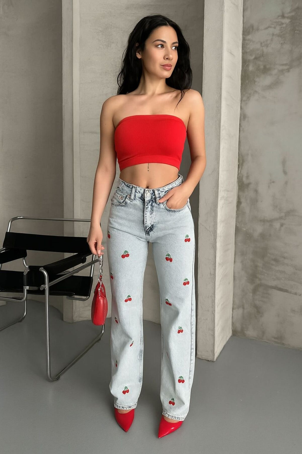 Kadın Yüksek Bel Kiraz Nakışlı Mom Jean Pantolon