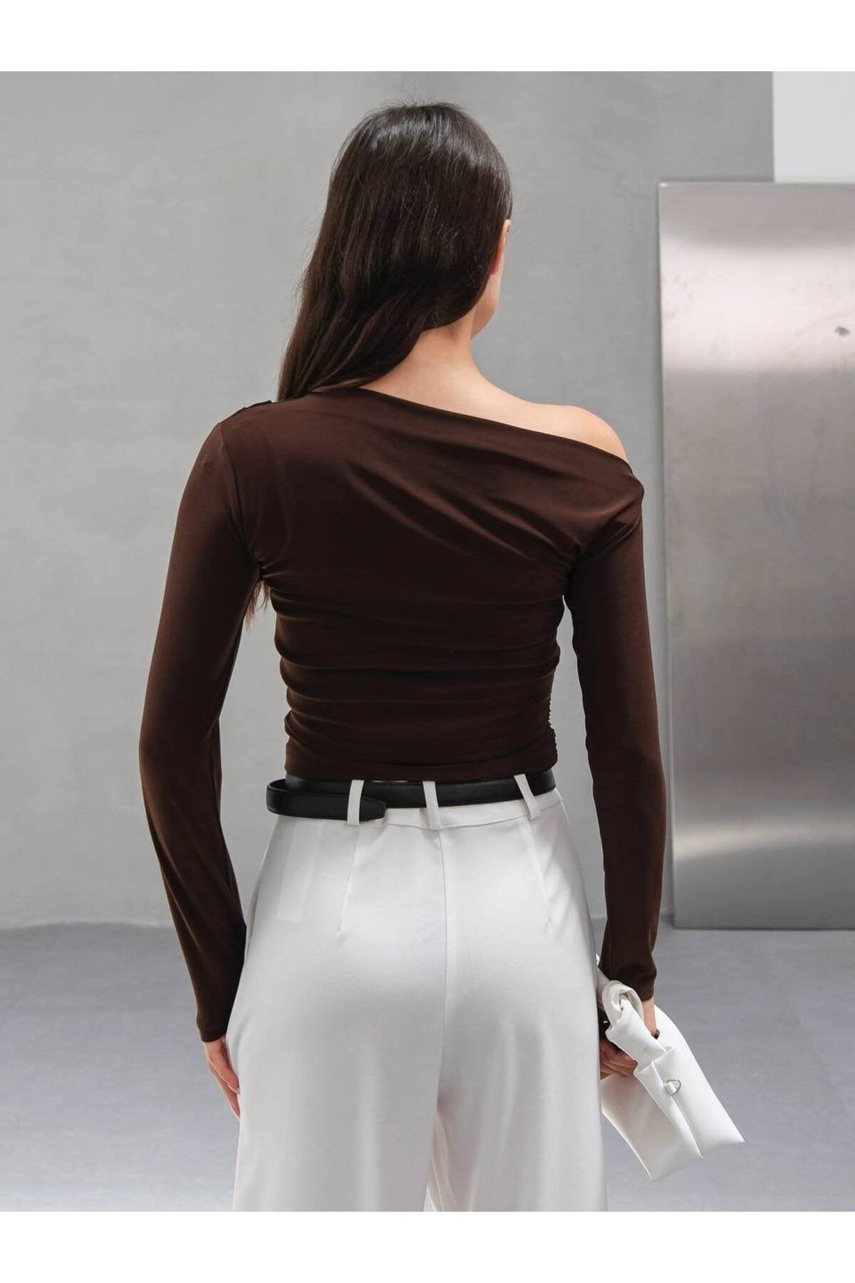 Tek Omuz Off-Shoulder Siyah Bluz