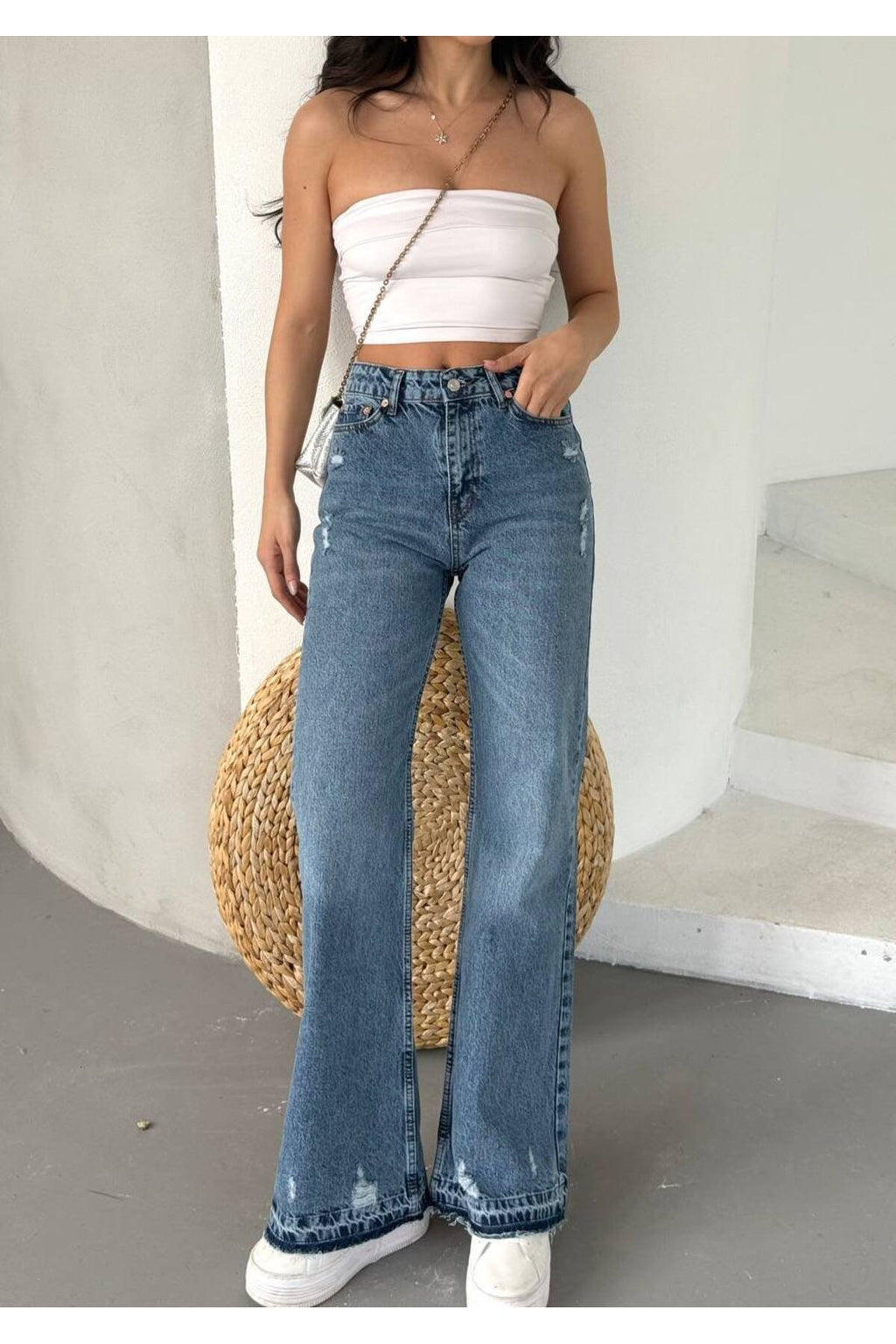 Yüksek Bel Yırtık Detaylı Bol Paça Kot Pantolon