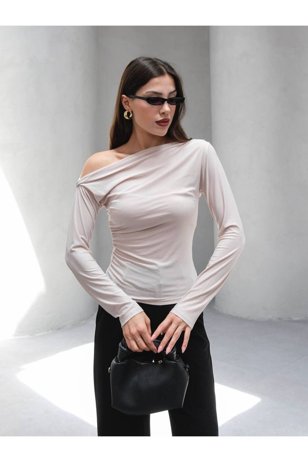 Tek Omuz Off-Shoulder Siyah Bluz