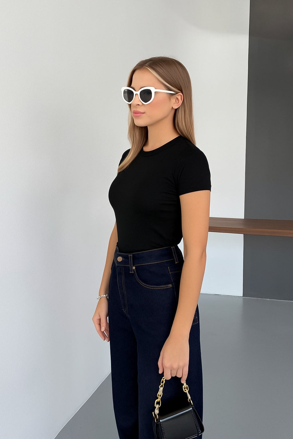 Düz Kesim Ribana Dokulu Basic T-Shirt