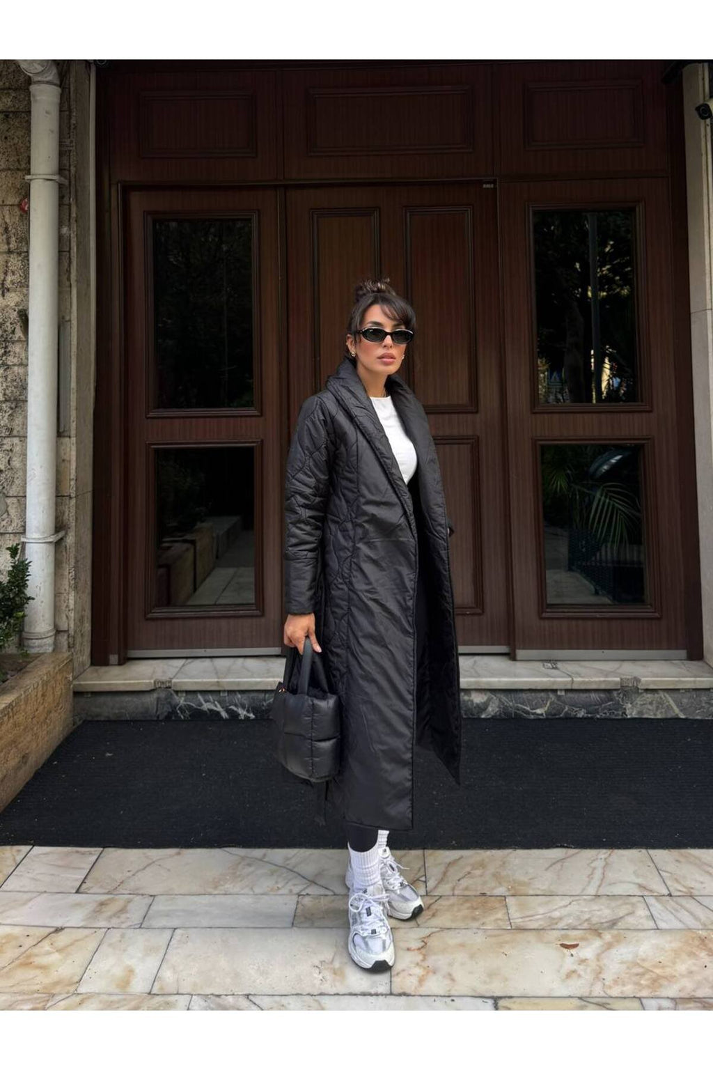 Minimalist Kapitone Şıklığı Kadın Uzun Mont