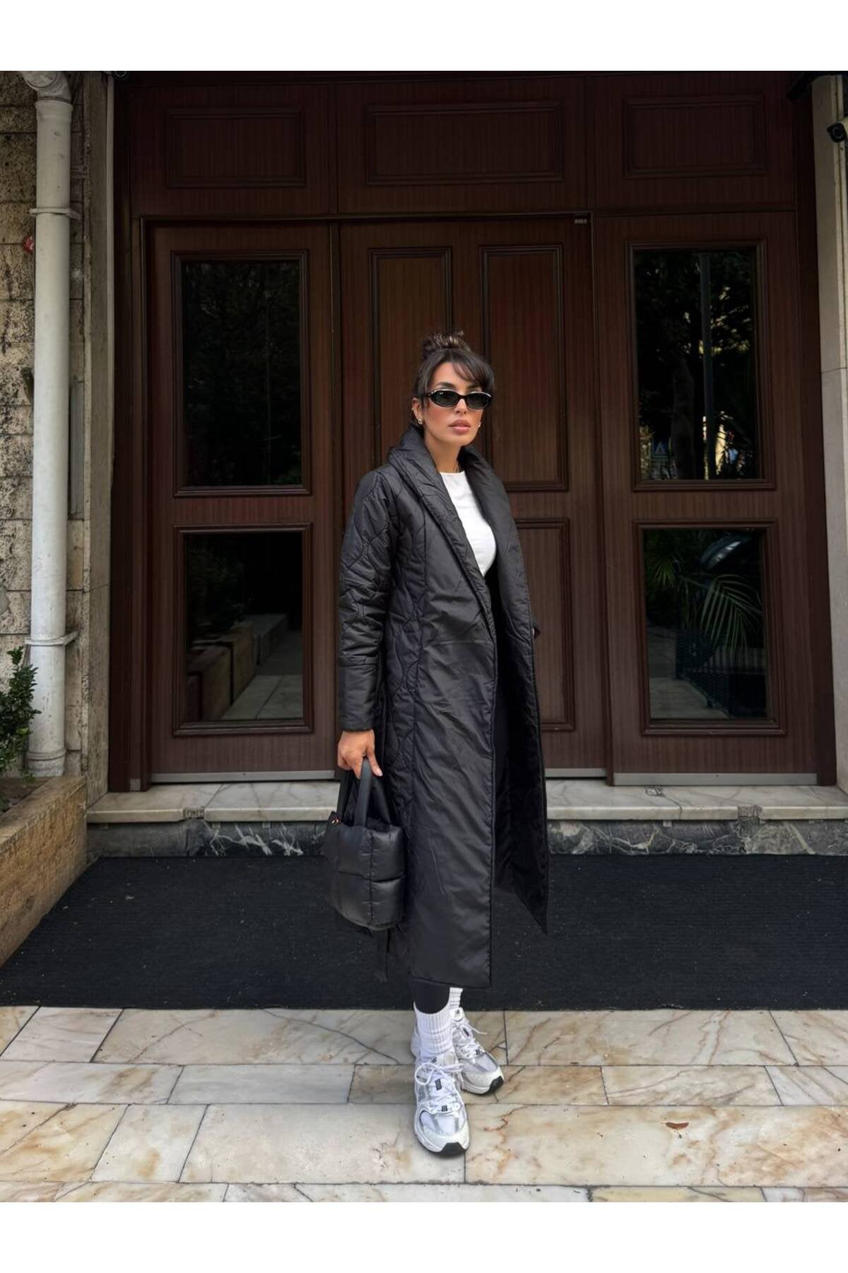 Minimalist Kapitone Şıklığı Kadın Uzun Mont