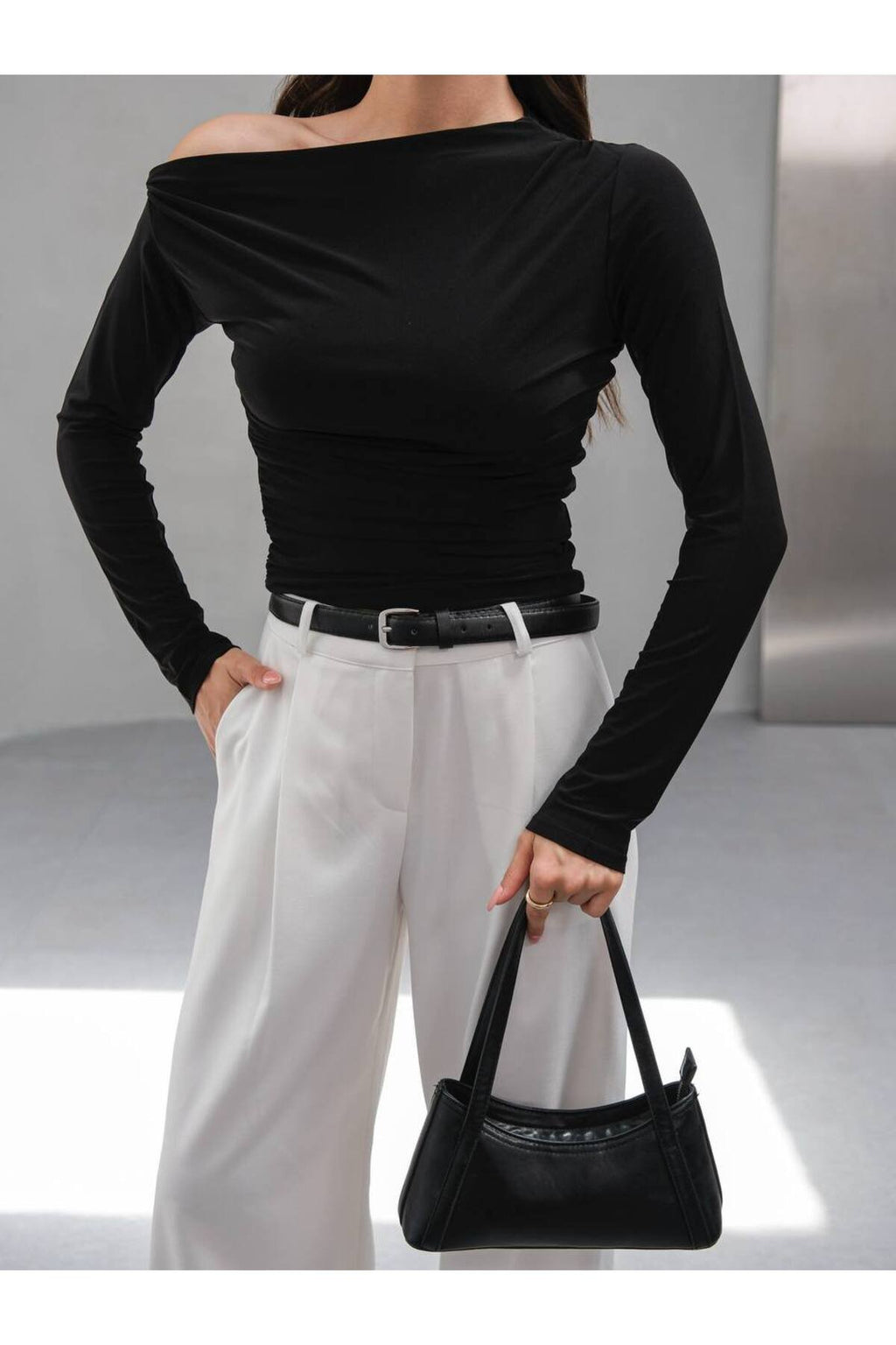 Tek Omuz Off-Shoulder Siyah Bluz