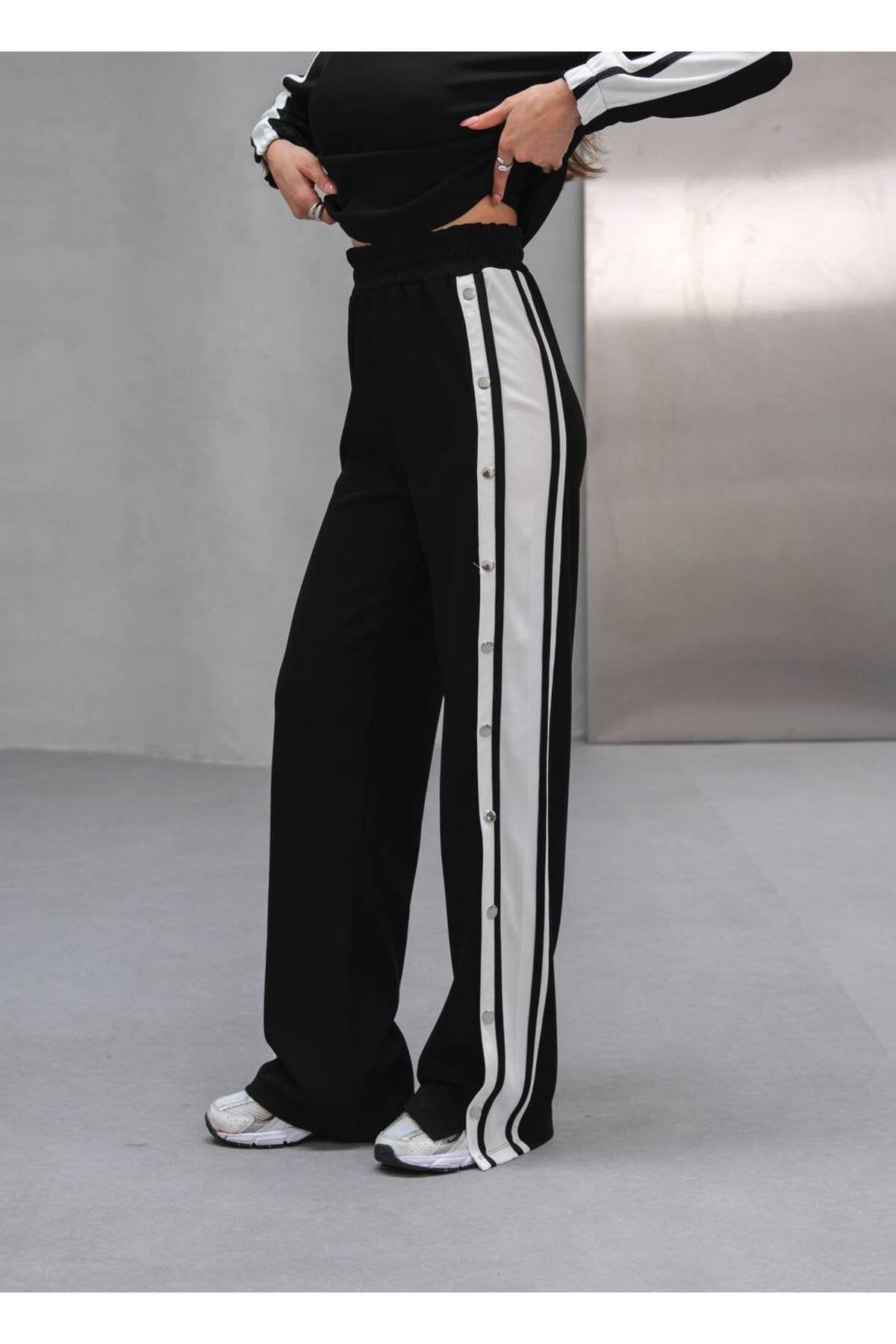 Çıtçıt Detaylı Yan Şeritli Kadın İkili Spor Takım