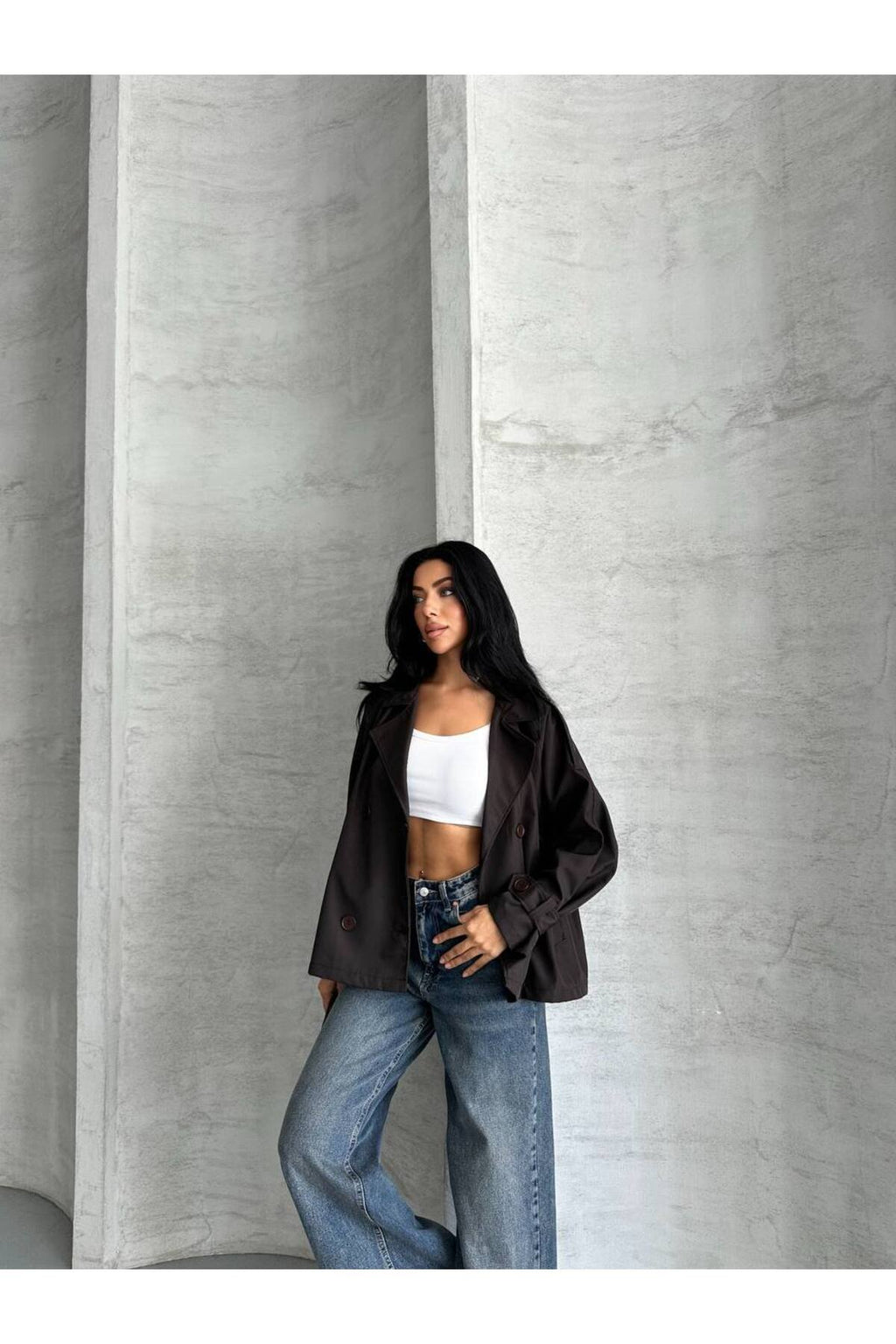 YENİ SEZON KOL VE OMUZ MANŞETLİ CROP TRENCH COAT