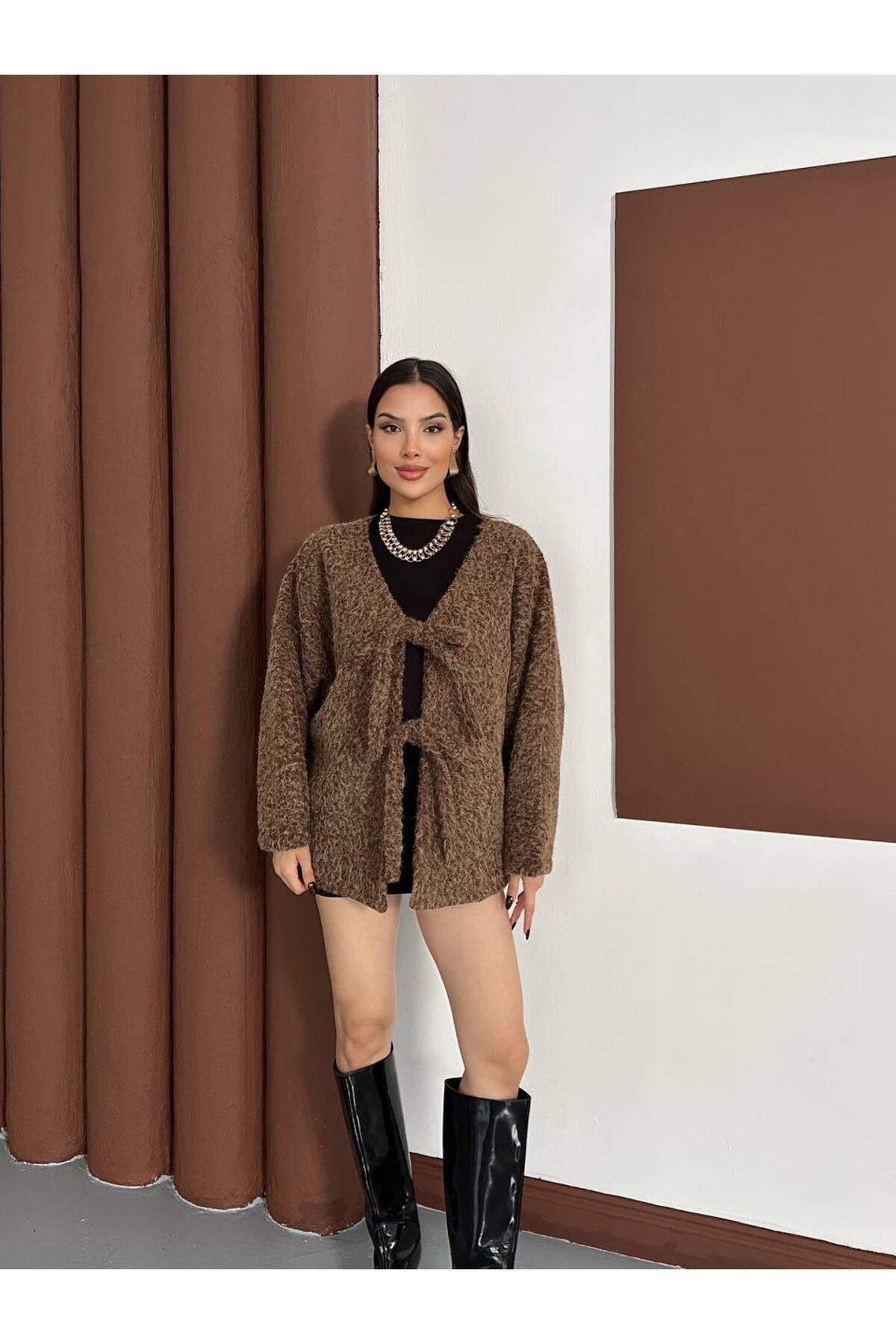 Kırçıllı Kaşe Fiyonklu Kaban