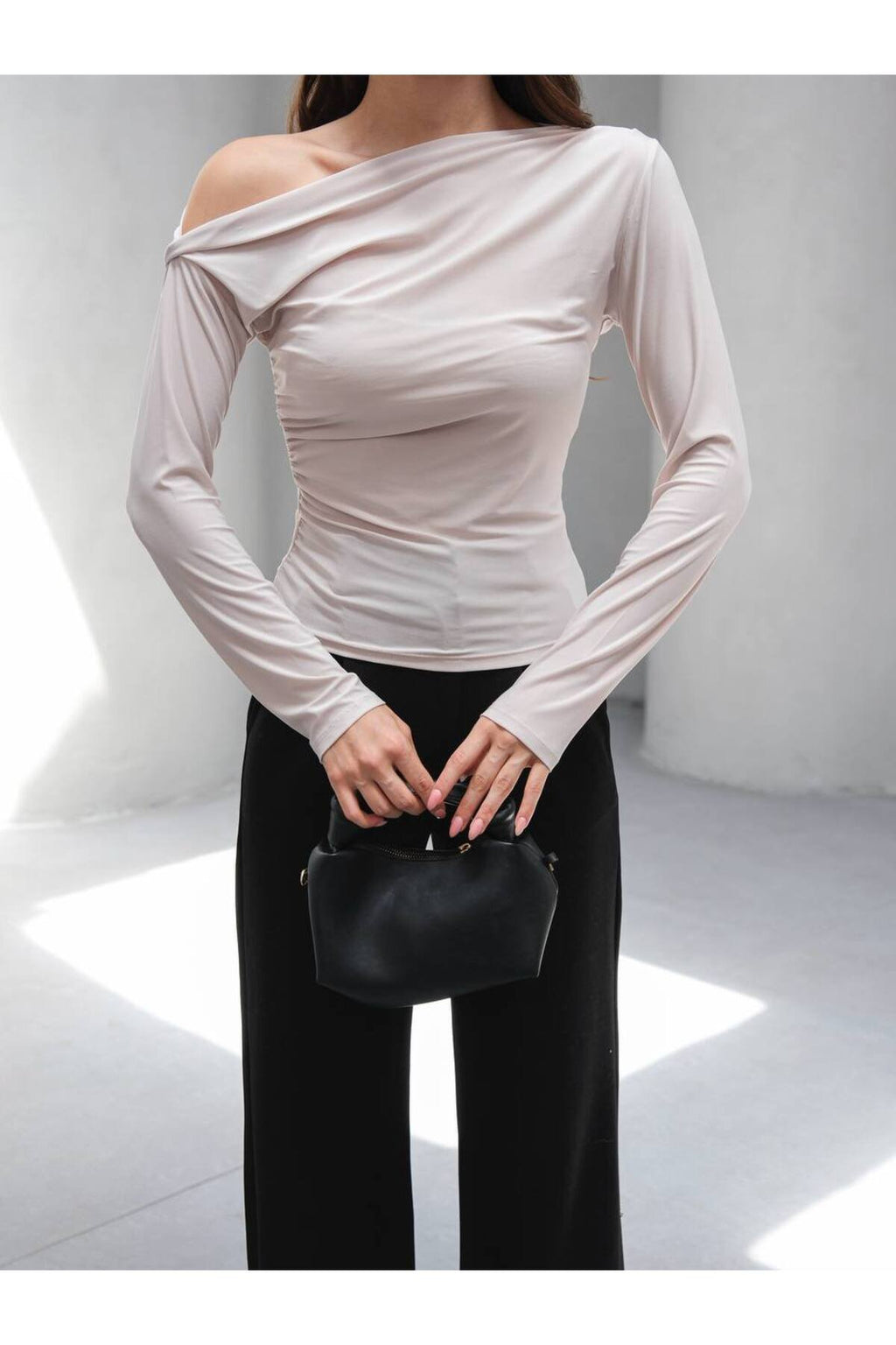 Tek Omuz Off-Shoulder Siyah Bluz