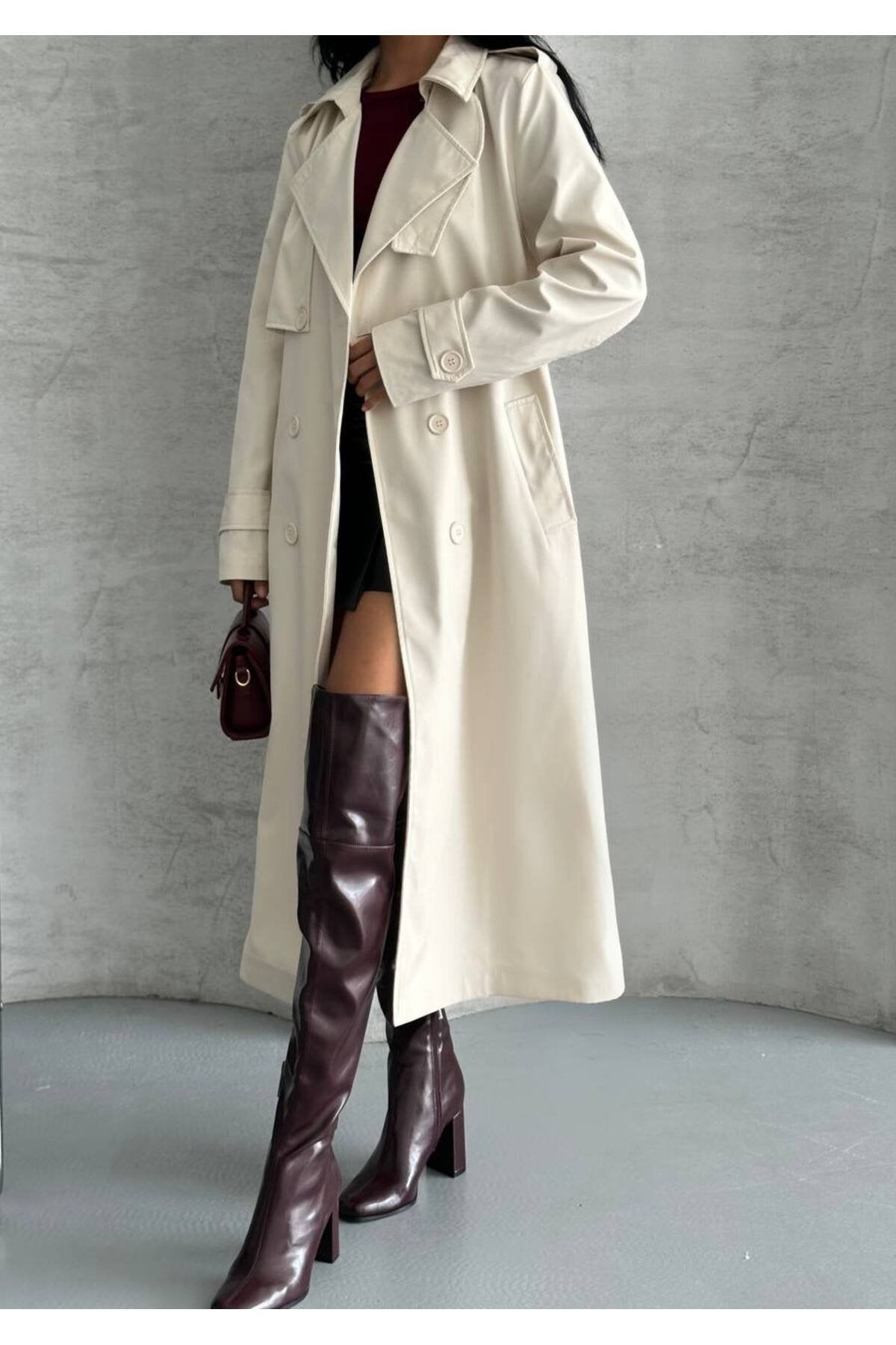 YAKA DETAYLI OVERSİZE SU İTİCİ ÖZELLİKLİ TRENCH COAT ASTARLIDIR