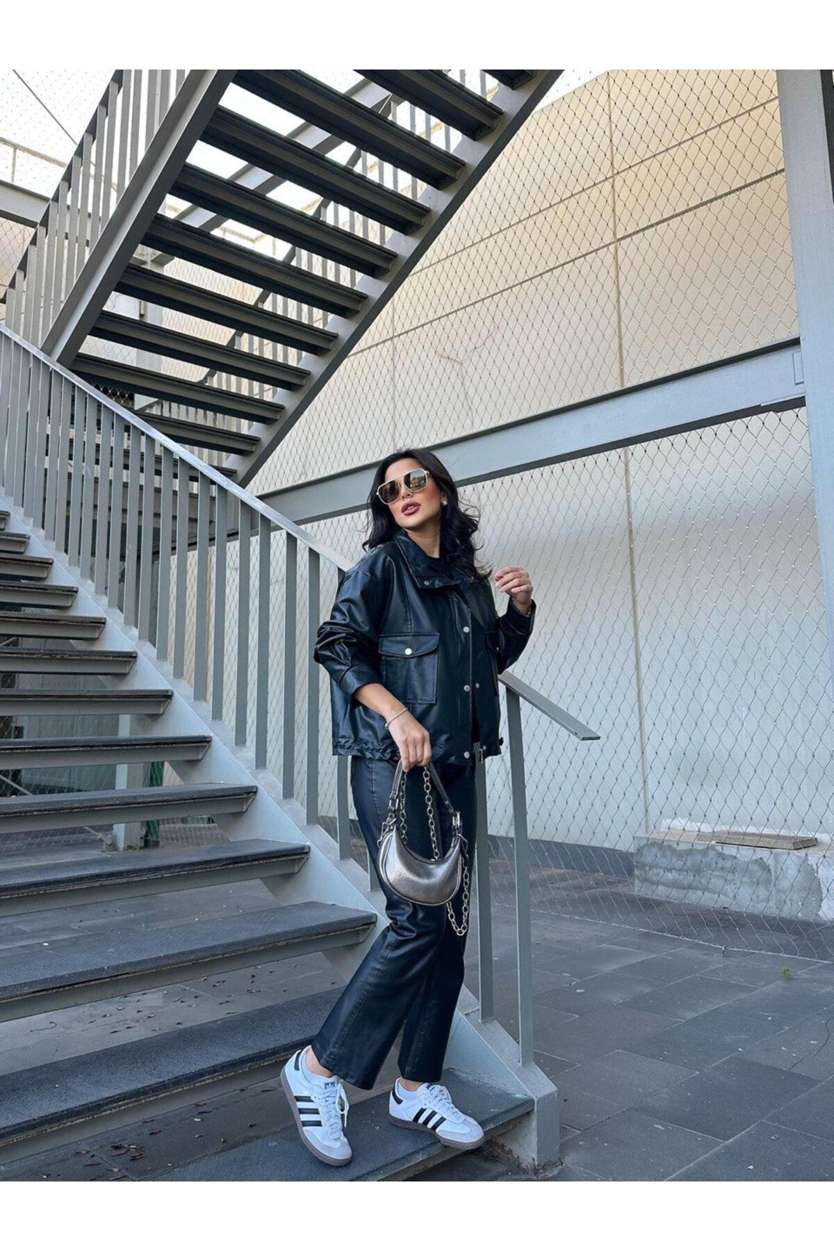 Yeni Sezonun İkonu: Oversize Deri Ceket