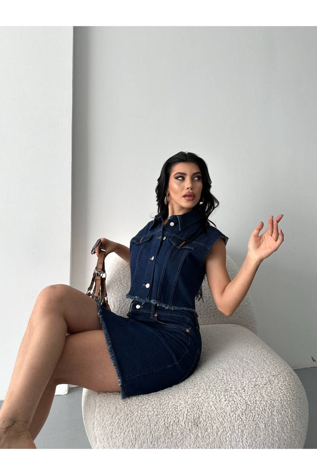 Yırtık Detaylı Koyu Denim İkili Takım - Stil Sahibi Görünüm Açıklama: