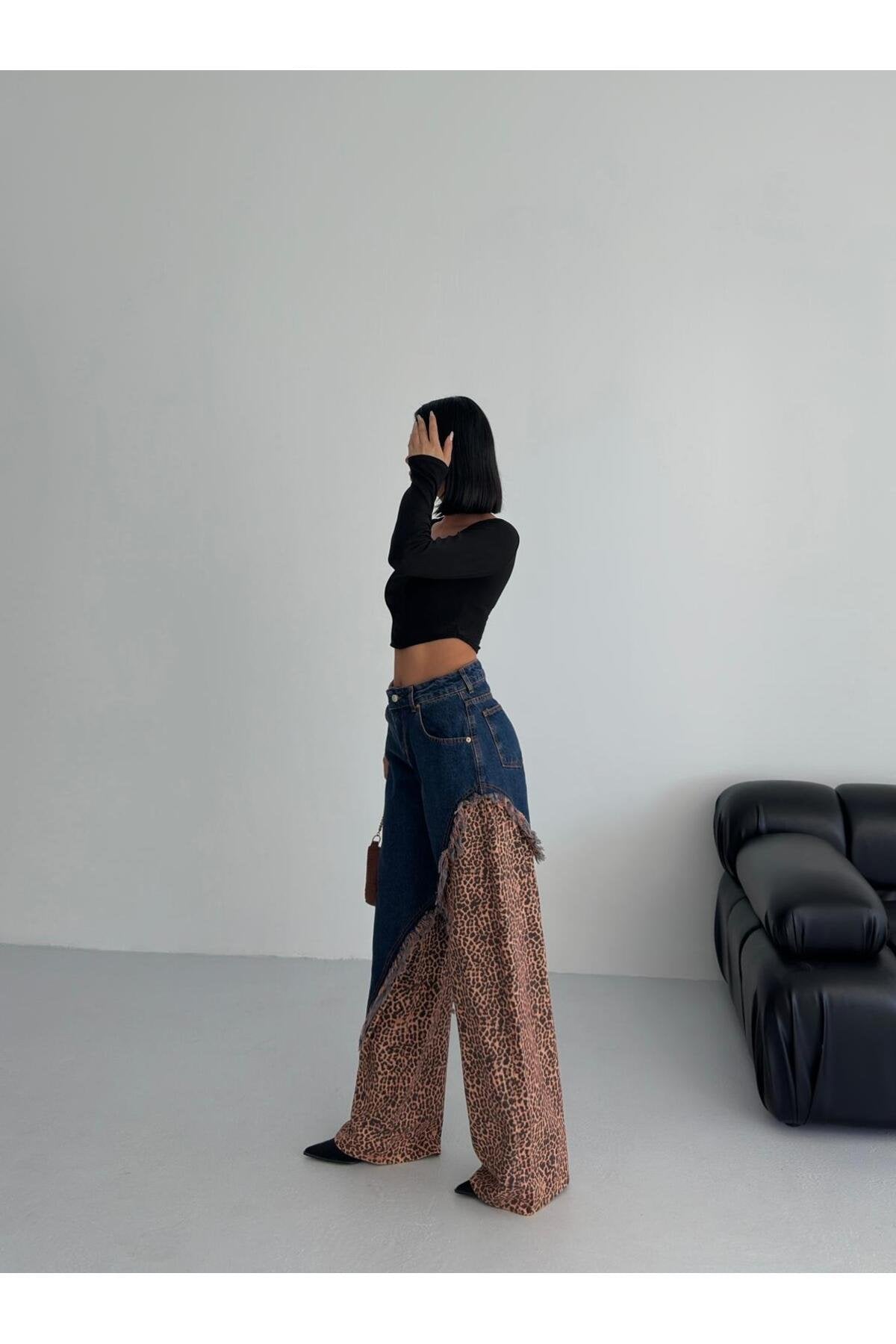 Leopar Desen Detaylı Geniş Paça Tasarım Jean Pantolon