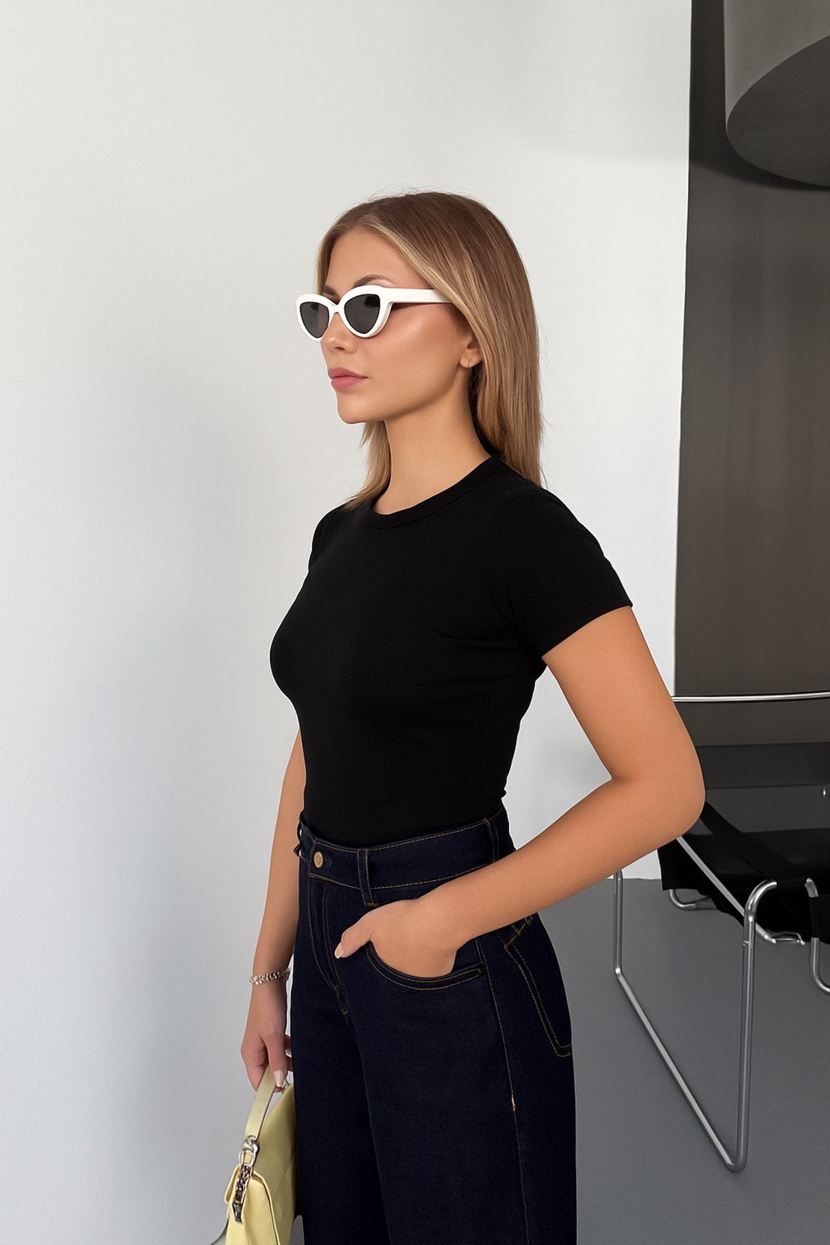 Düz Kesim Ribana Dokulu Basic T-Shirt