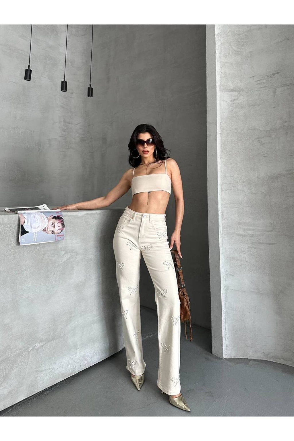 Kadın Yüksek Bel İnci Detaylı Taş Renk Düz Paça Jean Pantolon