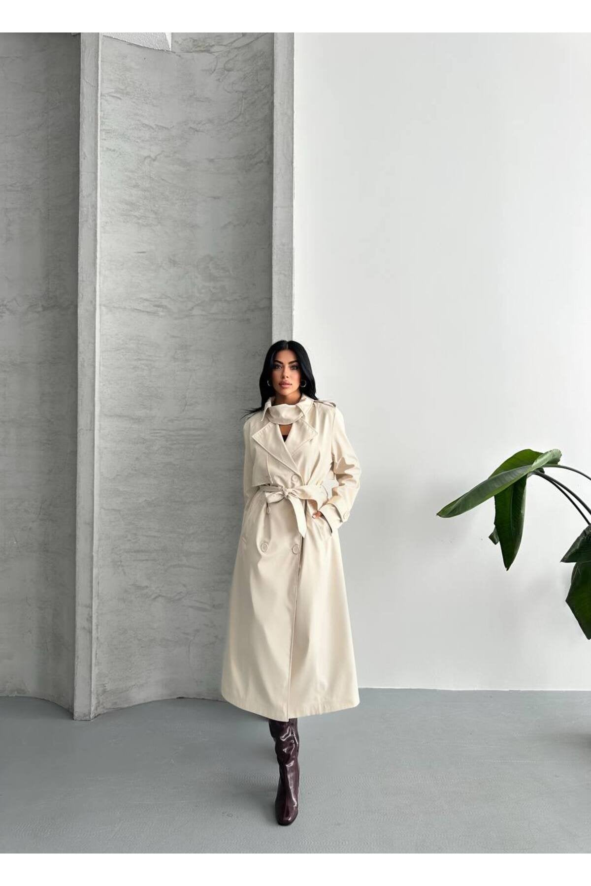 YAKA DETAYLI OVERSİZE SU İTİCİ ÖZELLİKLİ TRENCH COAT ASTARLIDIR