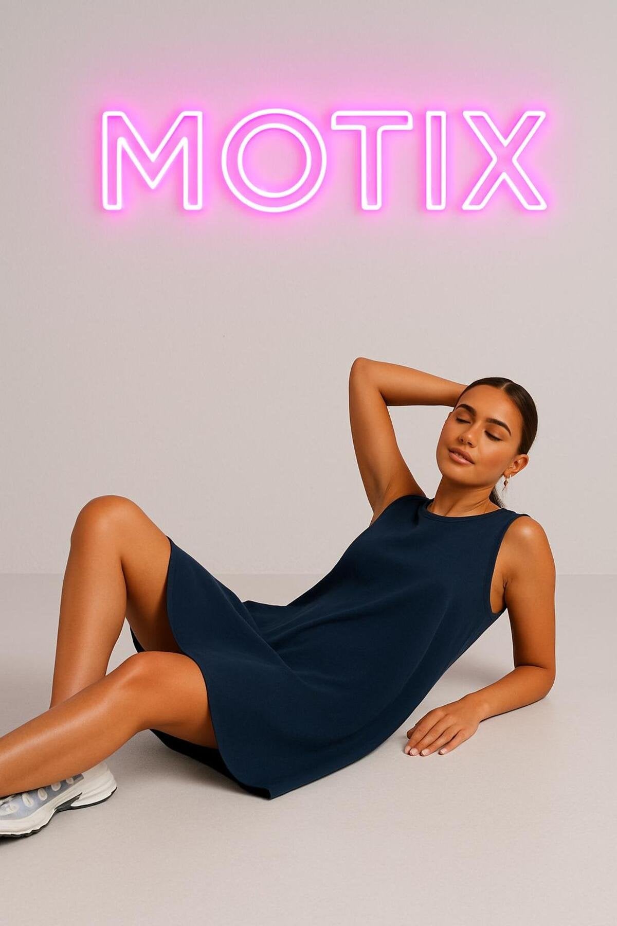 Basic Şıklığın Temsilcisi: Kolsuz Rahat Kesim Günlük Elbise