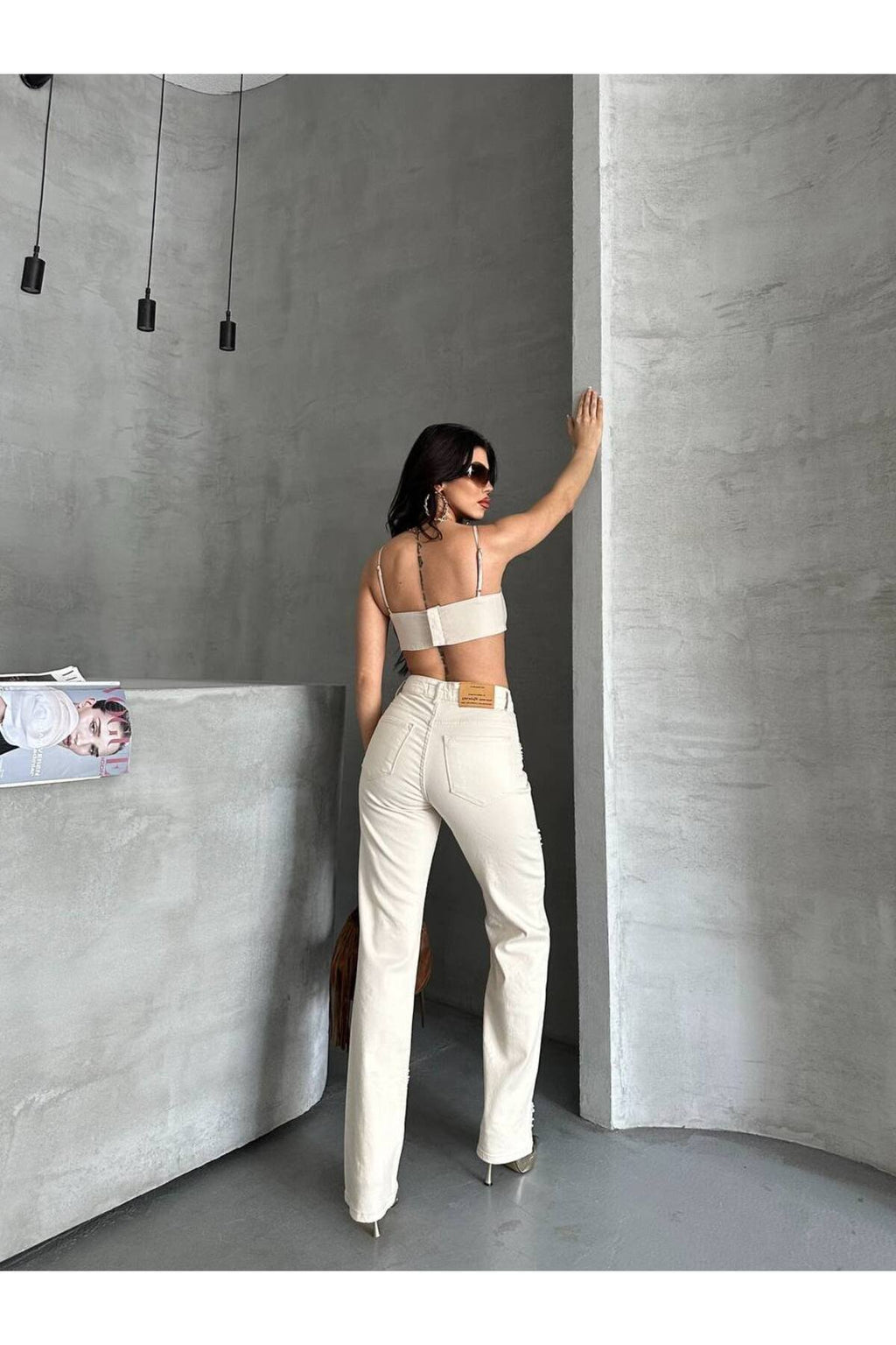 Kadın Yüksek Bel İnci Detaylı Taş Renk Düz Paça Jean Pantolon