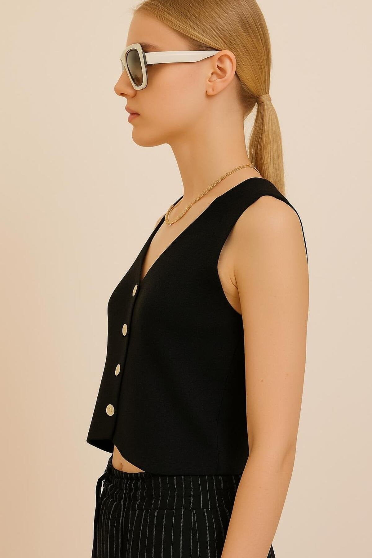 Modern Kesim Düğmeli Kolsuz Siyah Yelek