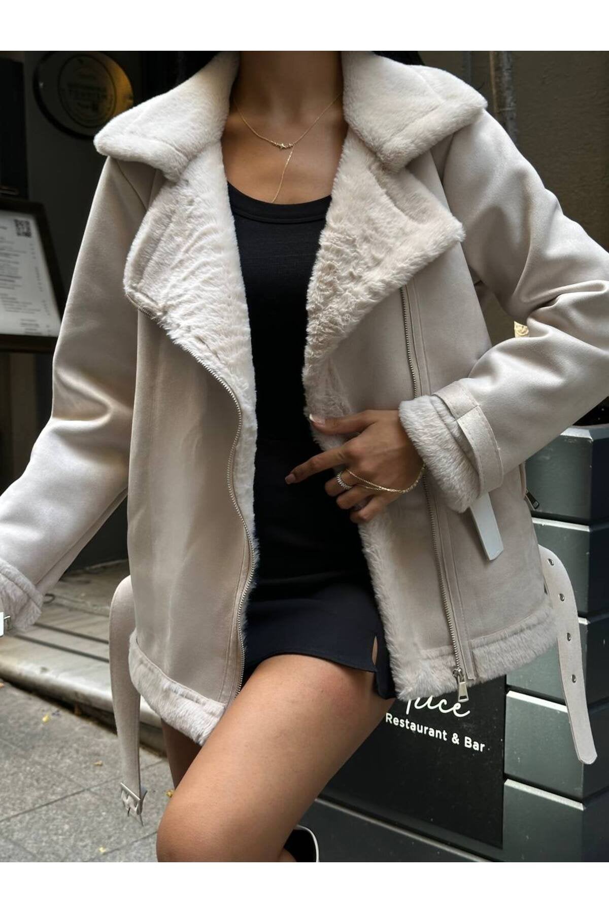 Kemer Detaylı Kürk İçli Mont