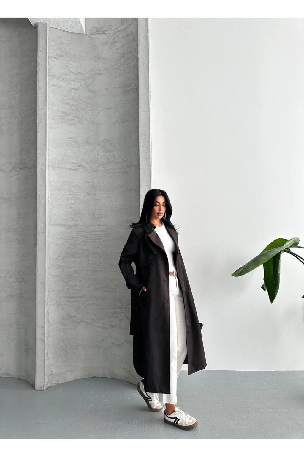 YAKA DETAYLI OVERSİZE SU İTİCİ ÖZELLİKLİ TRENCH COAT ASTARLIDIR