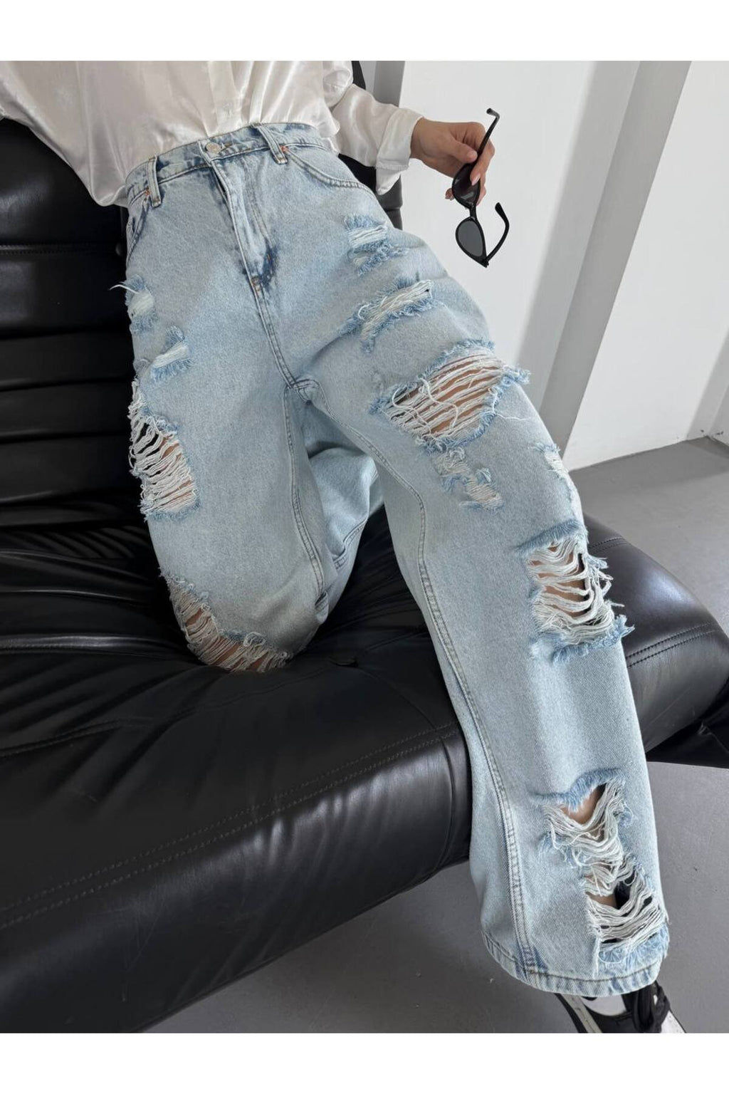 Kadın Yüksek Bel Geniş Paça Yırtık Detaylı Açık Mavi Jean Pantolon