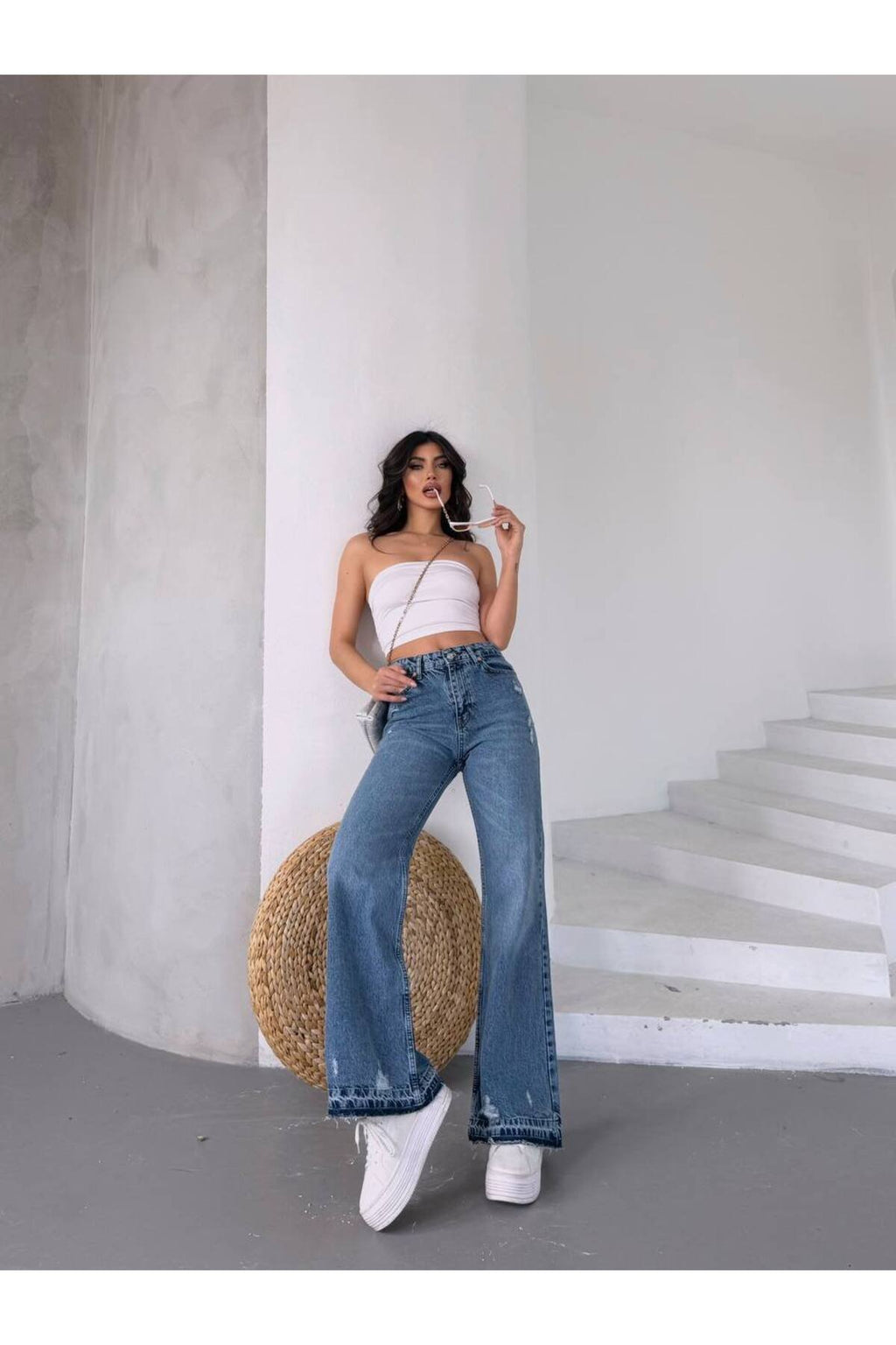Yüksek Bel Yırtık Detaylı Bol Paça Kot Pantolon
