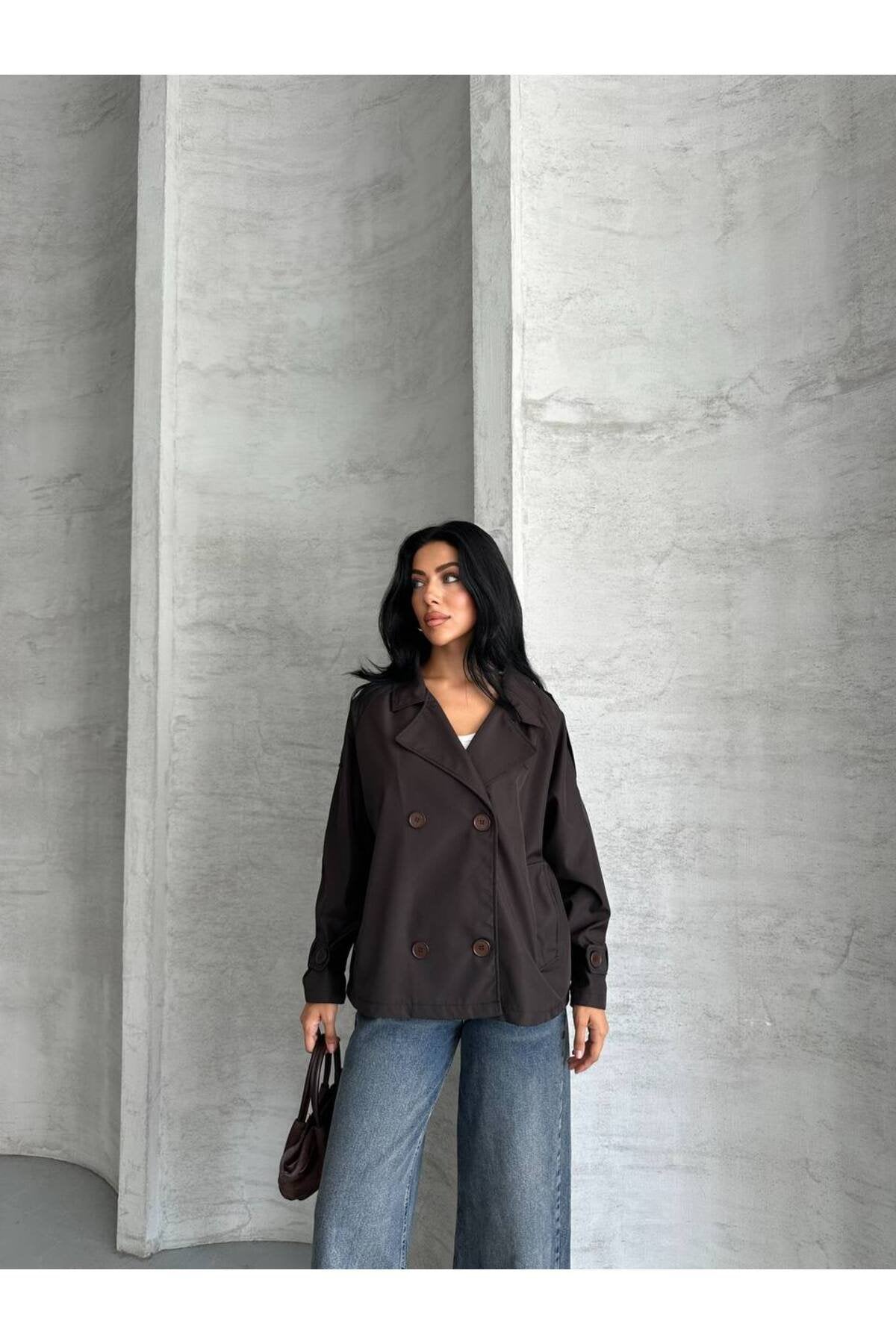 YENİ SEZON KOL VE OMUZ MANŞETLİ CROP TRENCH COAT