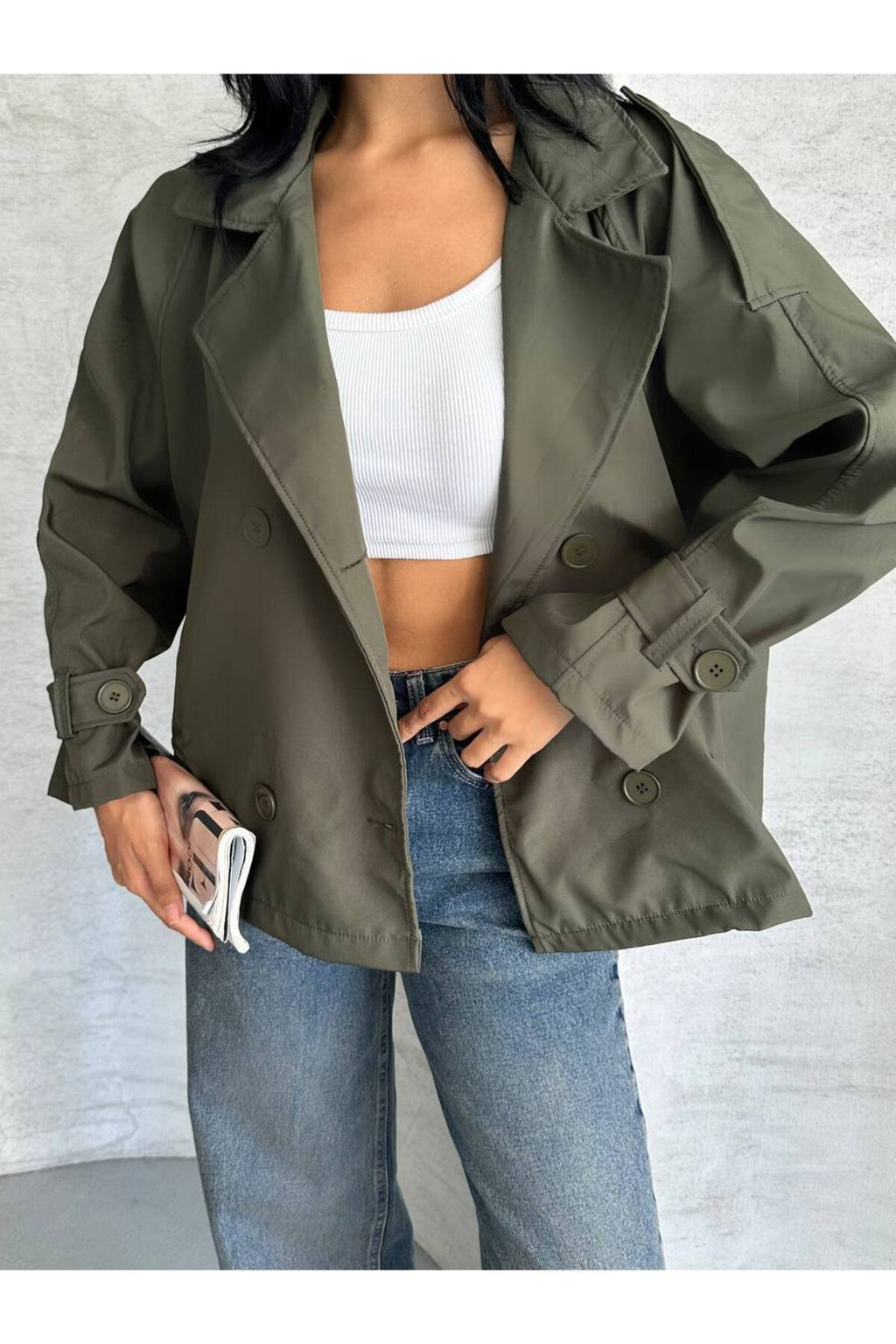 YENİ SEZON KOL VE OMUZ MANŞETLİ CROP TRENCH COAT