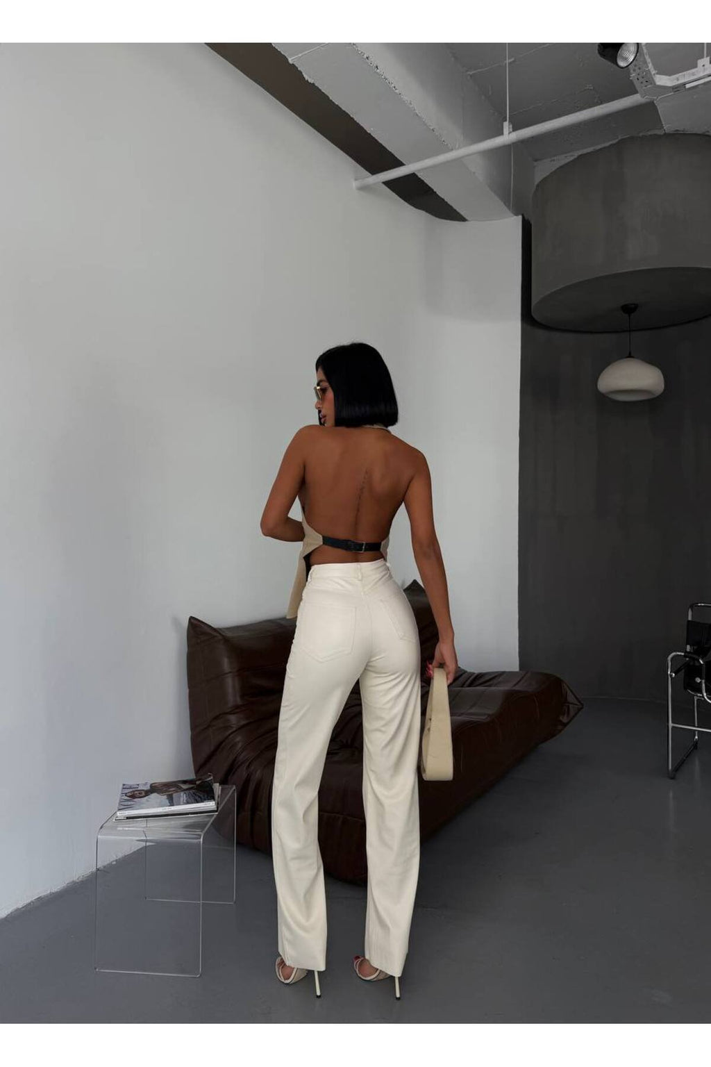Modern ve Çarpıcı: Yüksek Bel Deri Pantolon