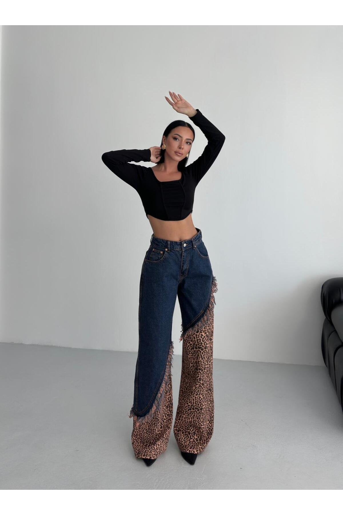 Leopar Desen Detaylı Geniş Paça Tasarım Jean Pantolon