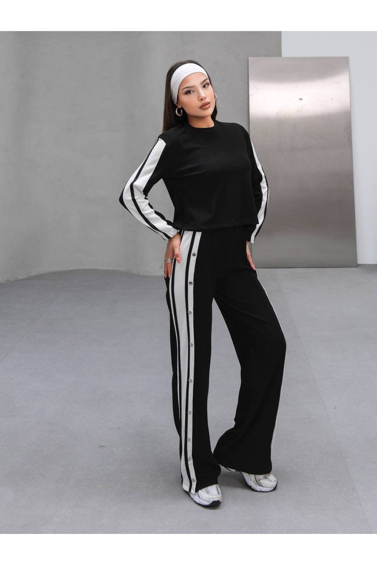 Çıtçıt Detaylı Yan Şeritli Kadın İkili Spor Takım