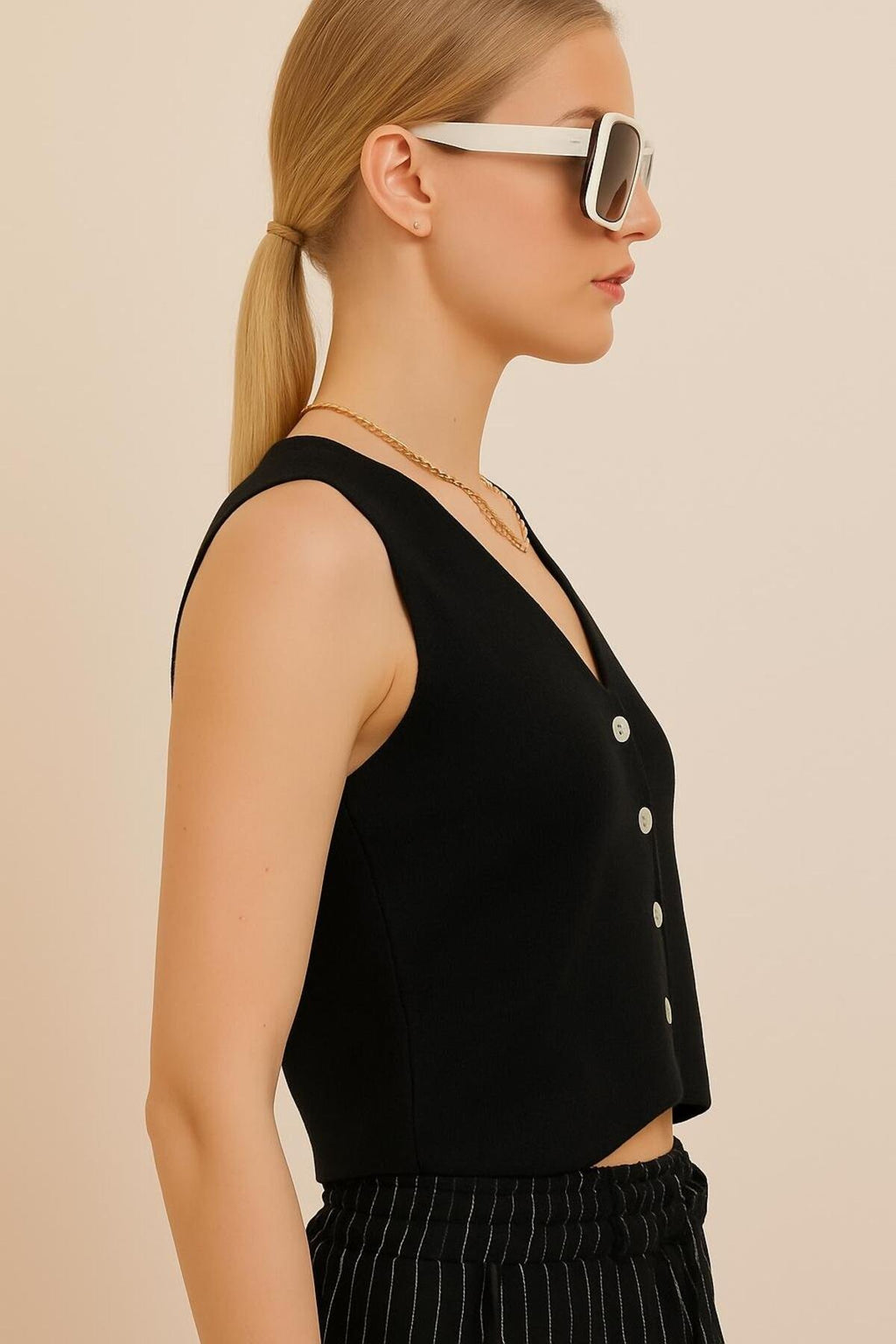 Modern Kesim Düğmeli Kolsuz Siyah Yelek