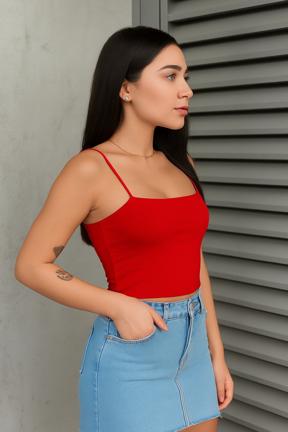 İnce Askılı Siyah Basic Crop Bluz