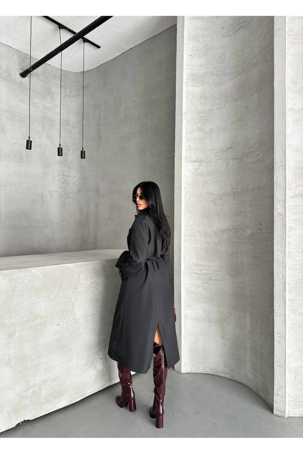 YAKA DETAYLI OVERSİZE SU İTİCİ ÖZELLİKLİ TRENCH COAT ASTARLIDIR