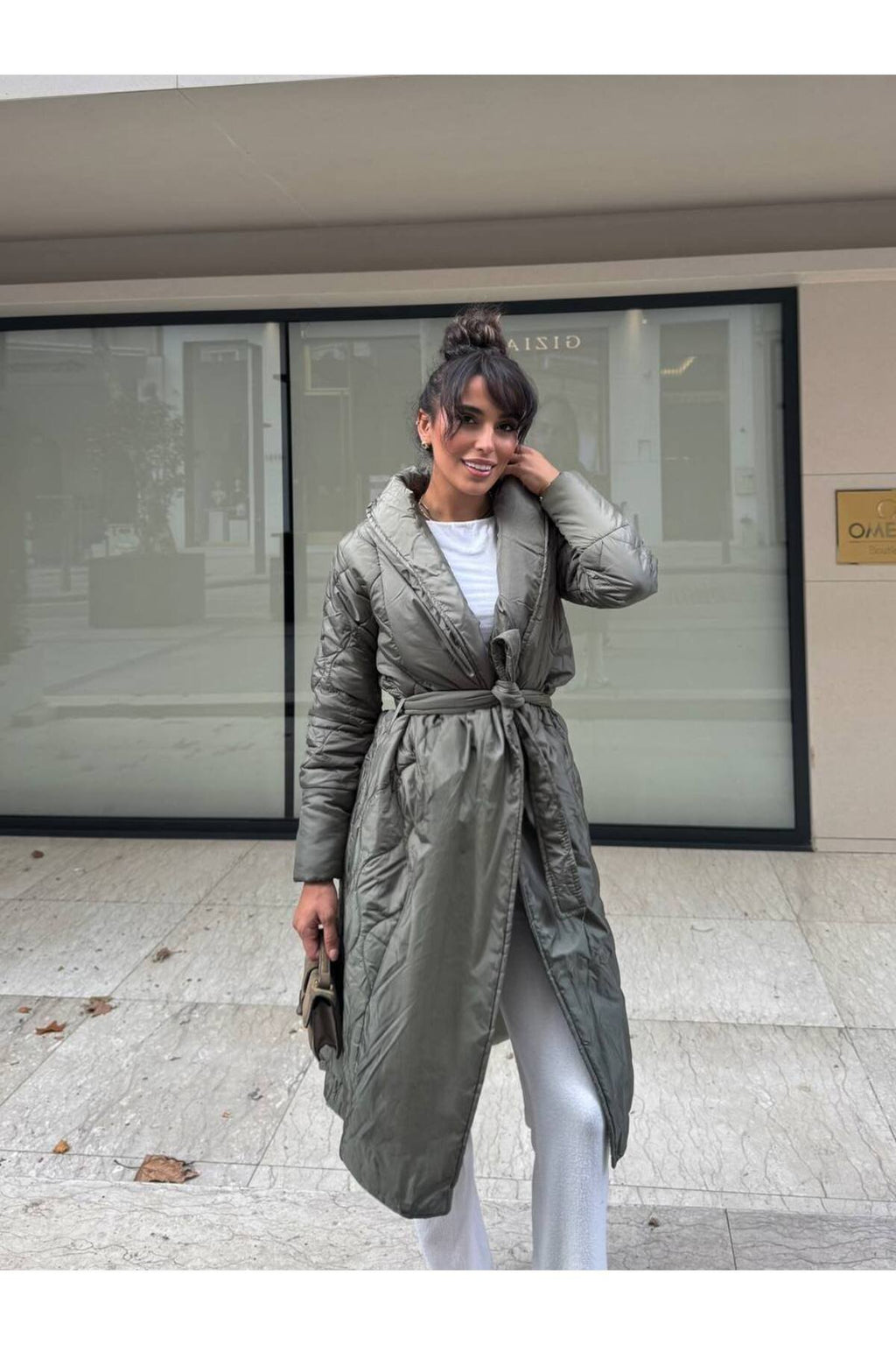 Minimalist Kapitone Şıklığı Kadın Uzun Mont