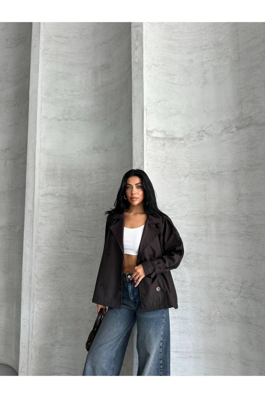 YENİ SEZON KOL VE OMUZ MANŞETLİ CROP TRENCH COAT