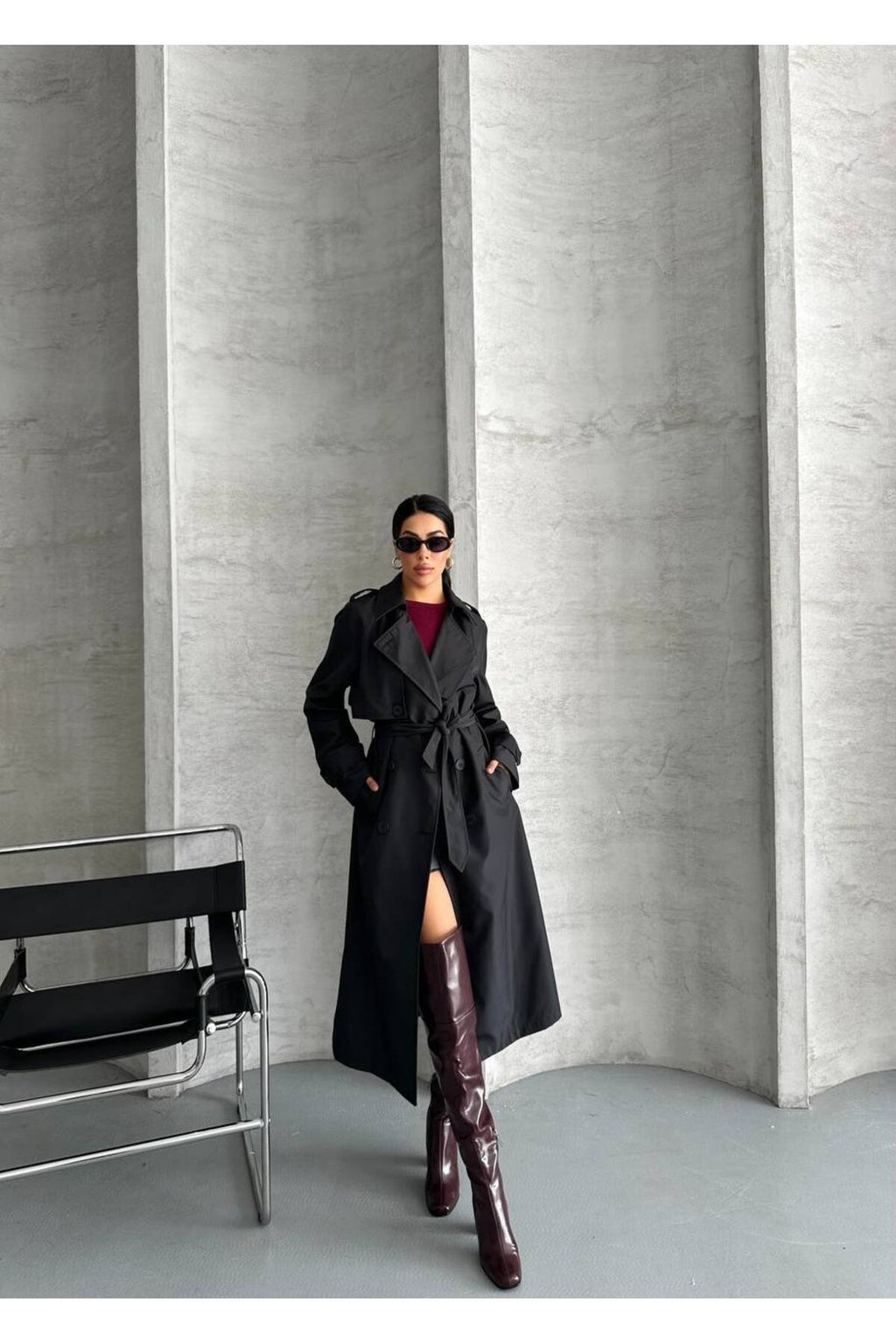 YAKA DETAYLI OVERSİZE SU İTİCİ ÖZELLİKLİ TRENCH COAT ASTARLIDIR