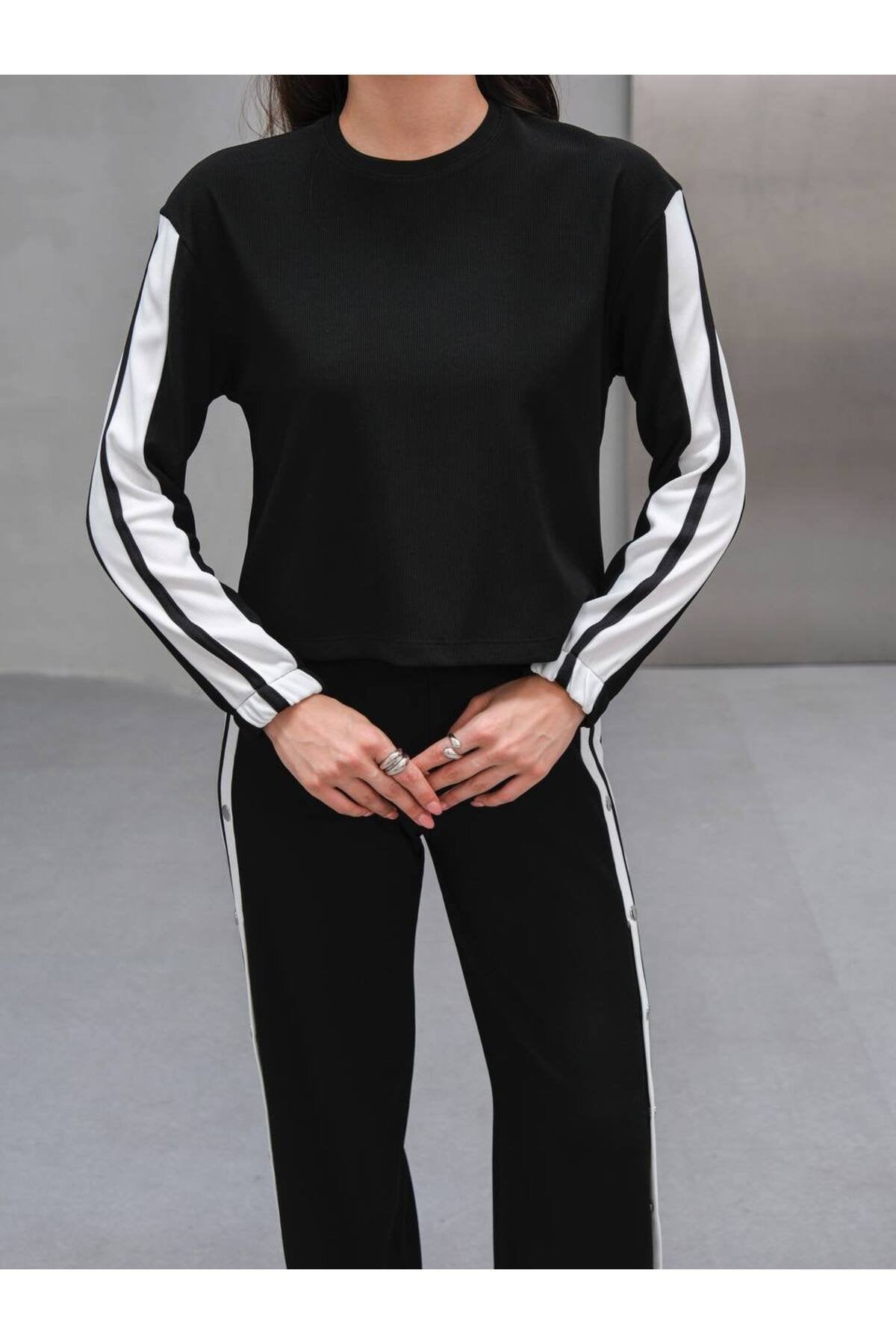 Çıtçıt Detaylı Yan Şeritli Kadın İkili Spor Takım