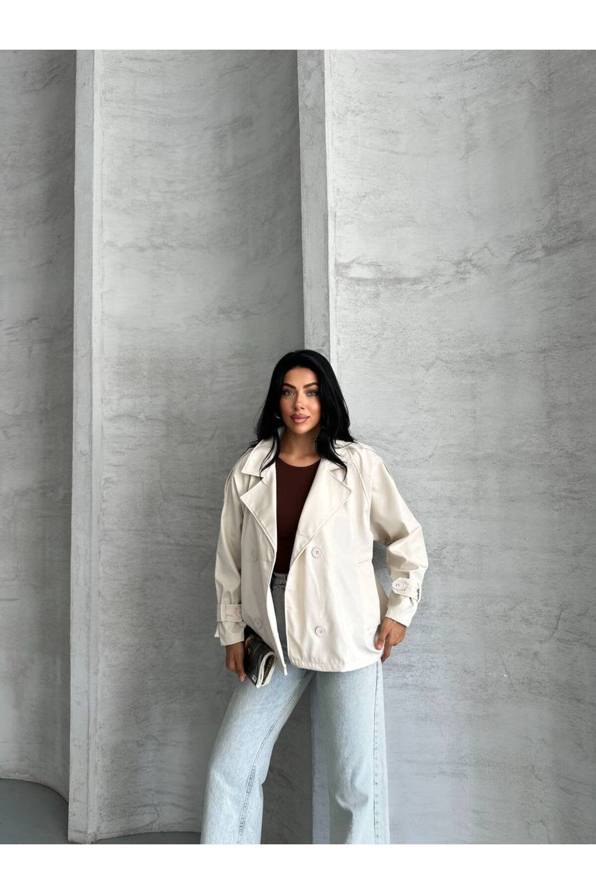 YENİ SEZON KOL VE OMUZ MANŞETLİ CROP TRENCH COAT