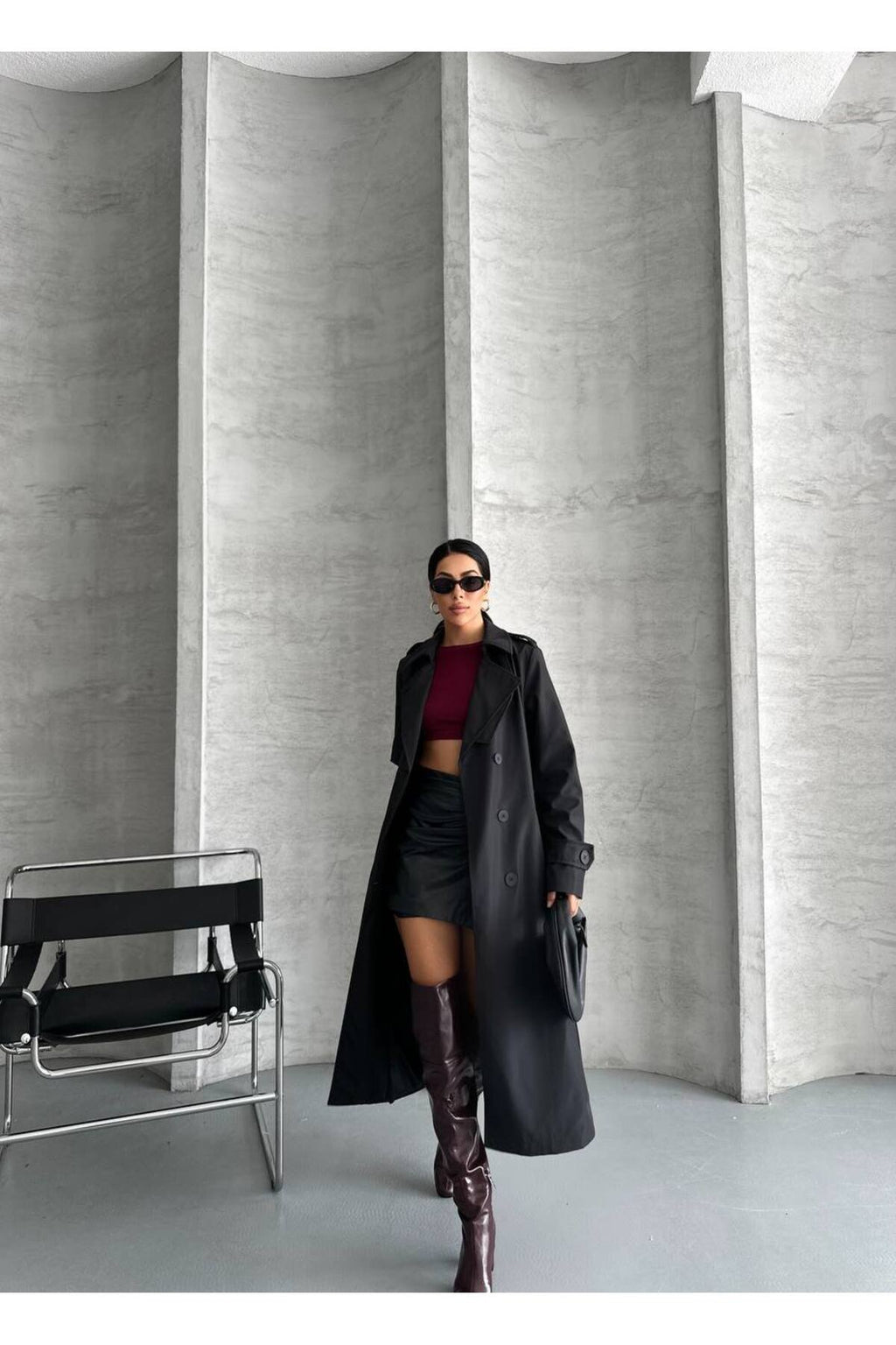 YAKA DETAYLI OVERSİZE SU İTİCİ ÖZELLİKLİ TRENCH COAT ASTARLIDIR