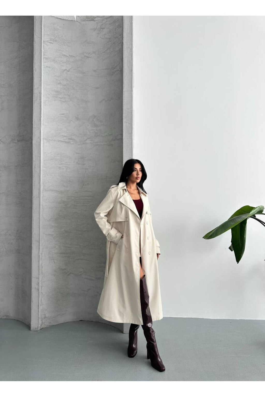 YAKA DETAYLI OVERSİZE SU İTİCİ ÖZELLİKLİ TRENCH COAT ASTARLIDIR