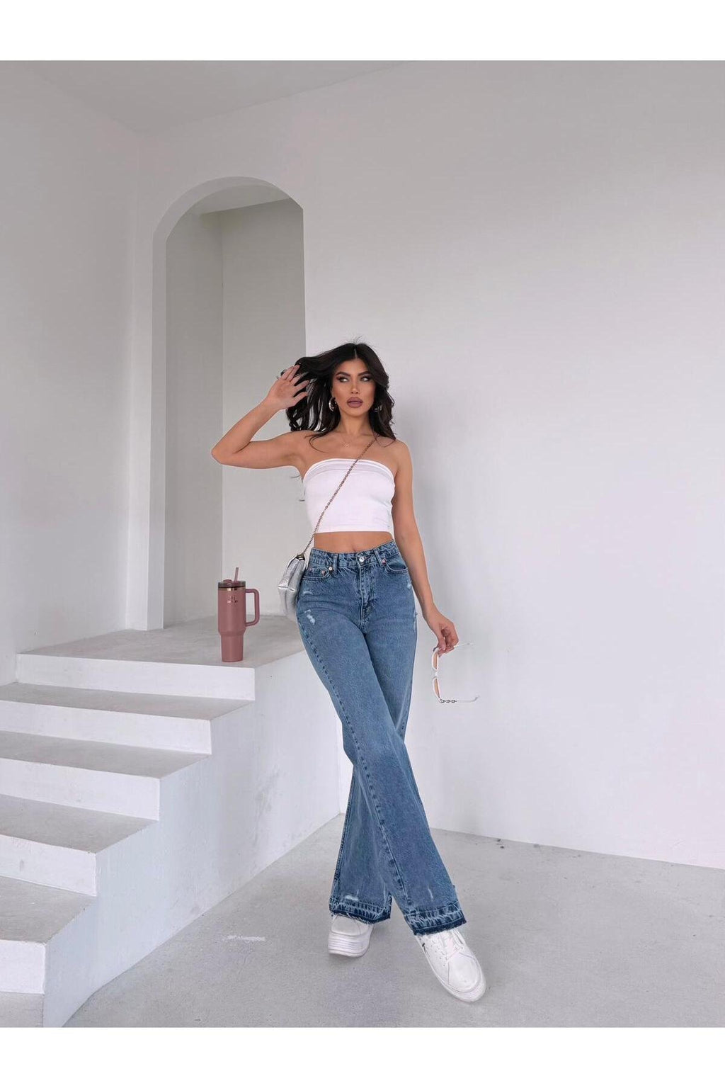 Yüksek Bel Yırtık Detaylı Bol Paça Kot Pantolon