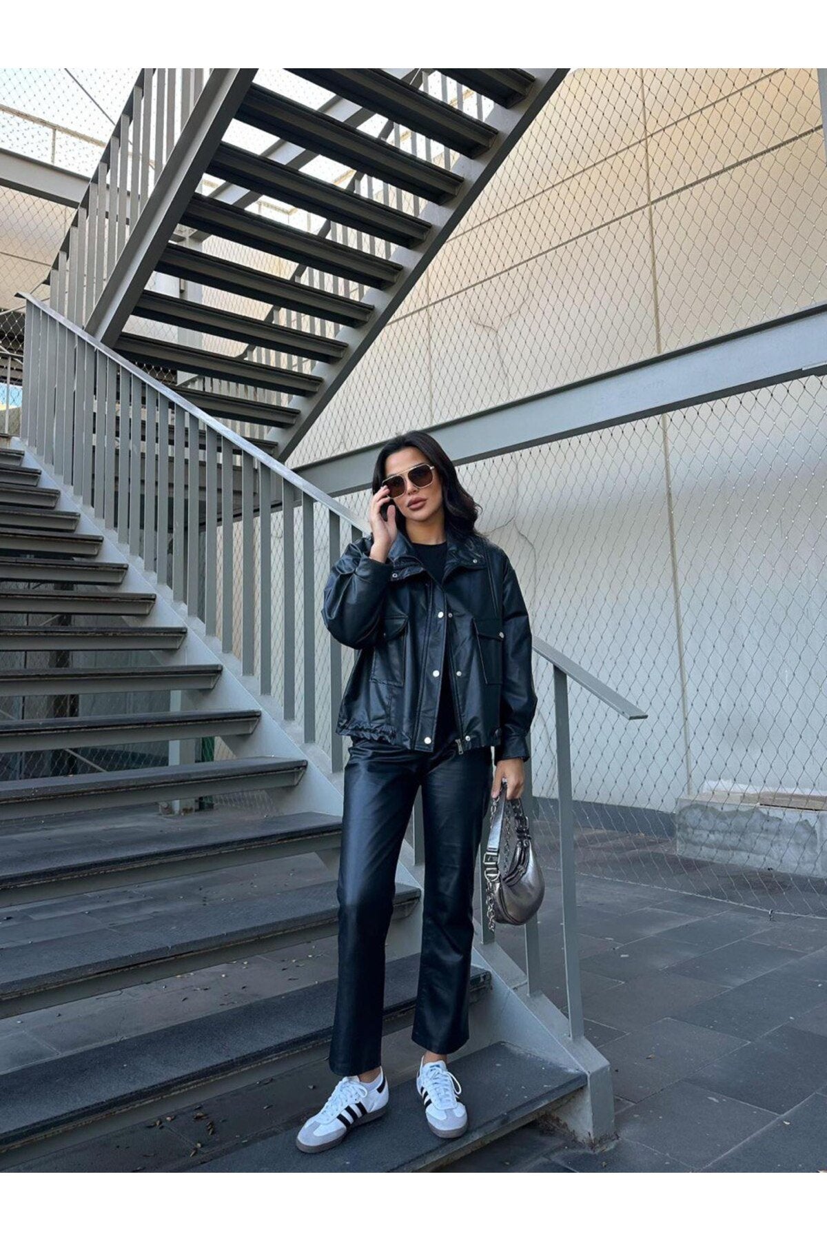 Yeni Sezonun İkonu: Oversize Deri Ceket