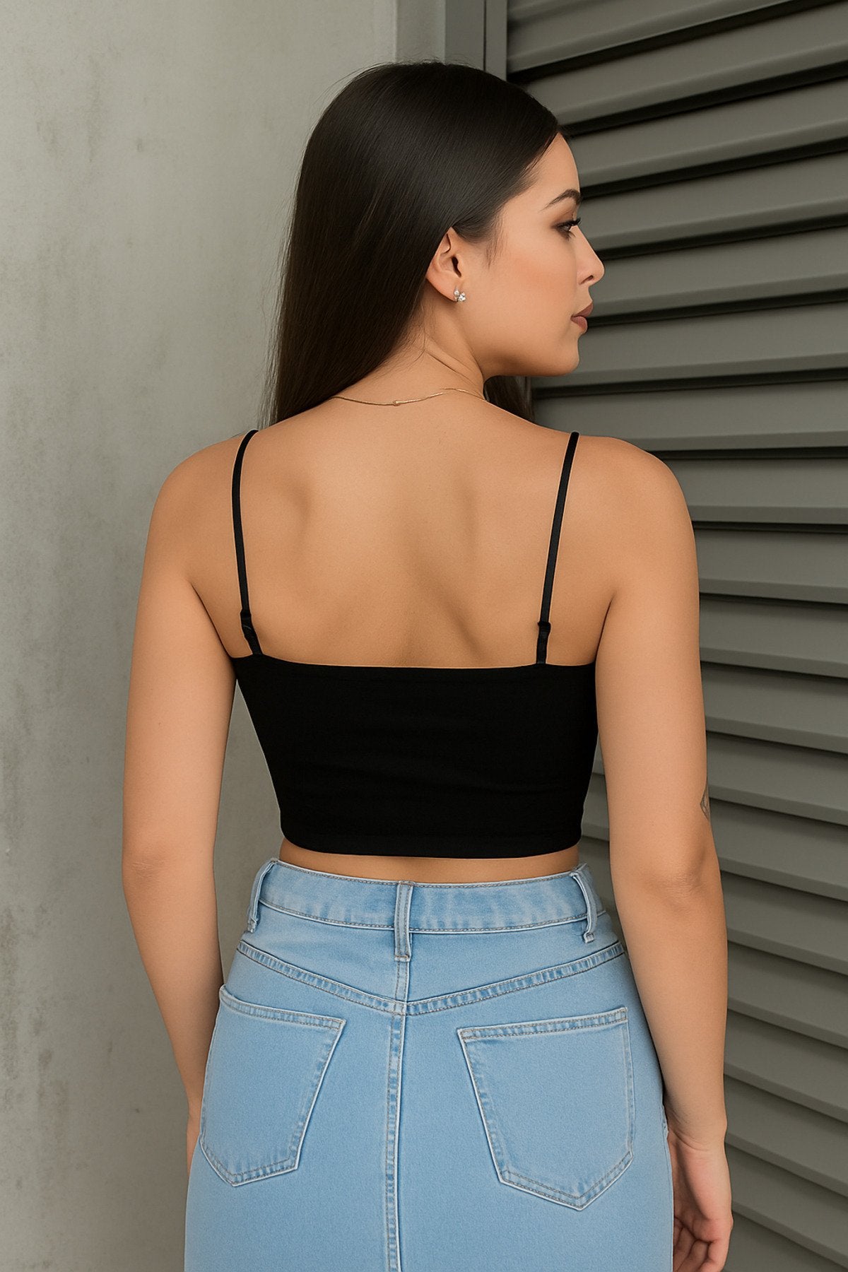 İnce Askılı Siyah Basic Crop Bluz