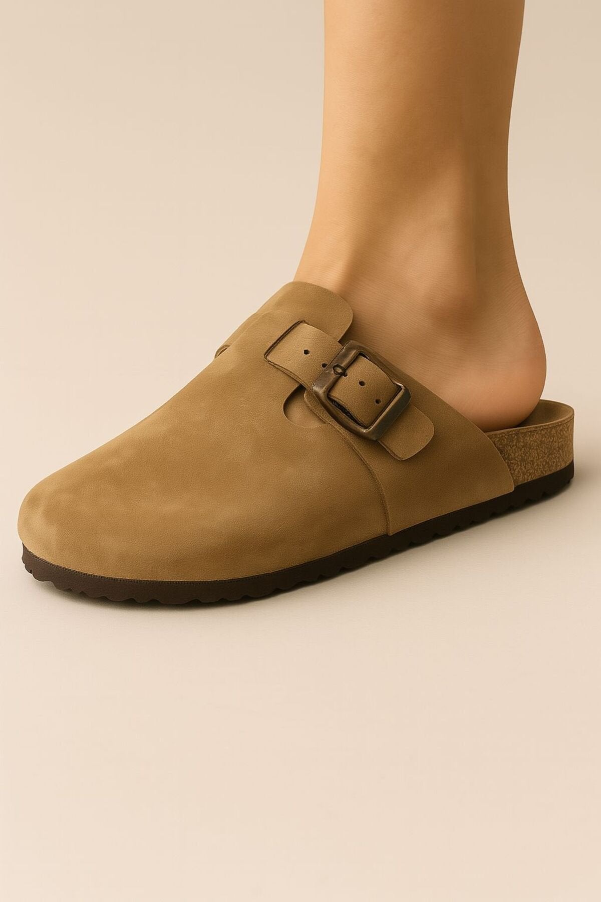 Kadın Siyah Tokalı Kapalı Ön Terlik (Clog Model)