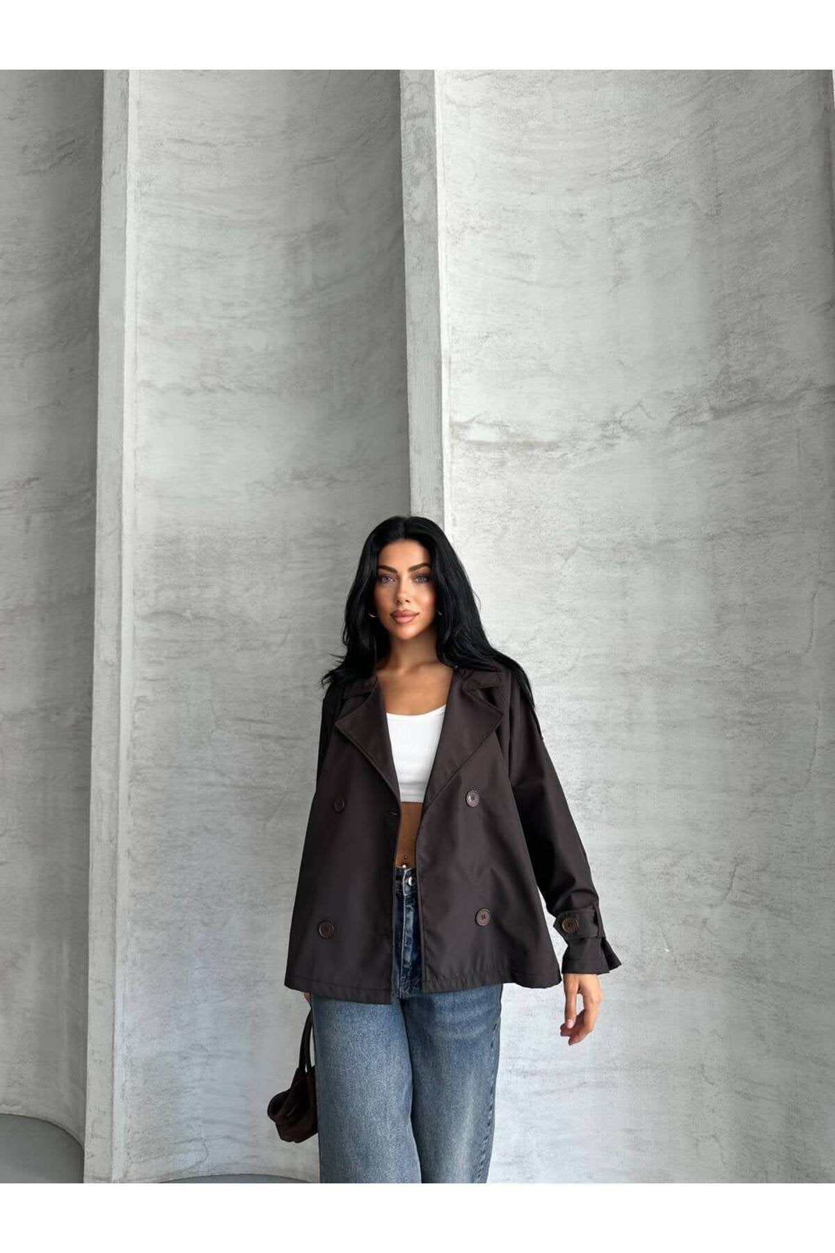 YENİ SEZON KOL VE OMUZ MANŞETLİ CROP TRENCH COAT