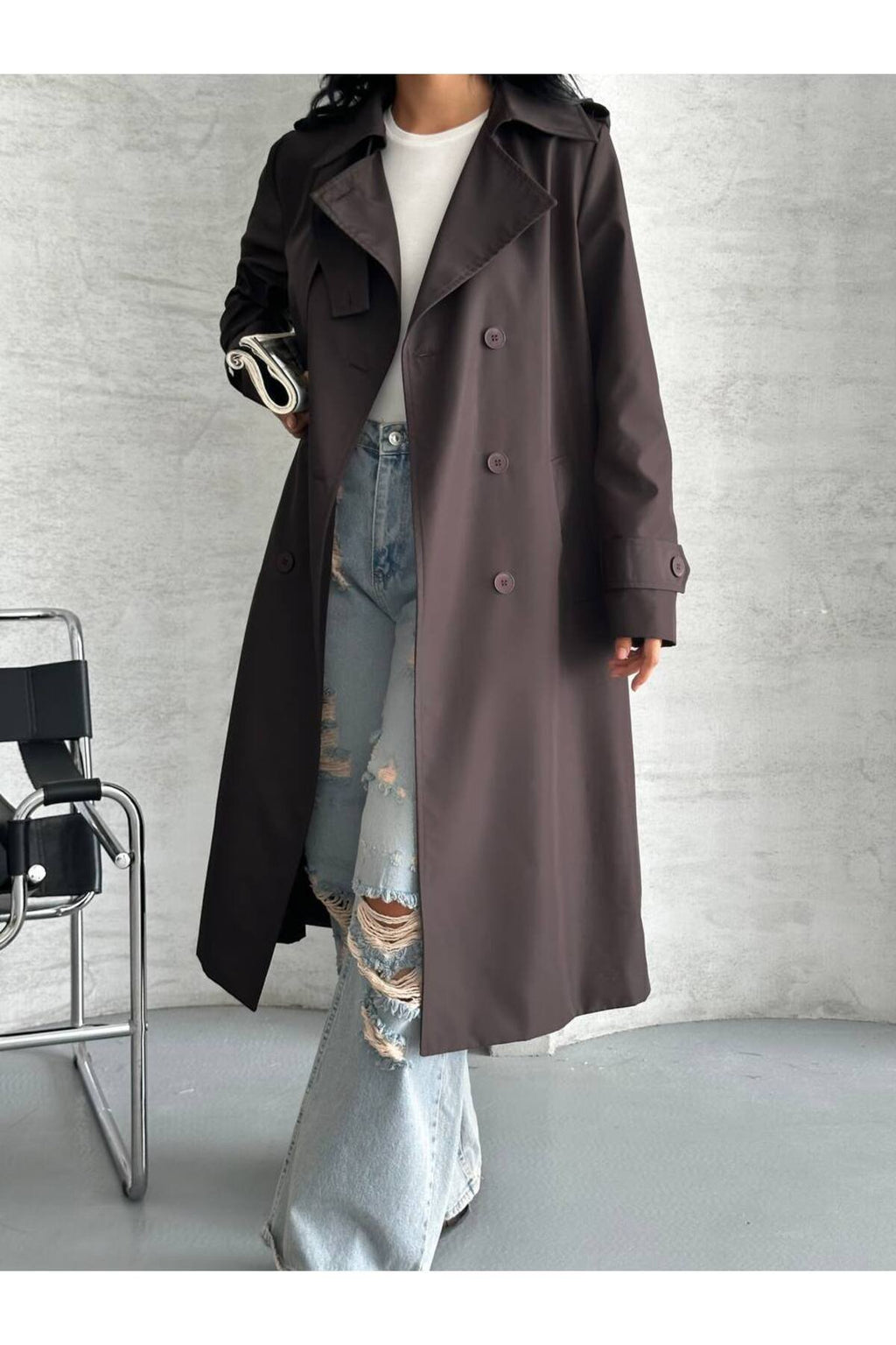 YAKA DETAYLI OVERSİZE SU İTİCİ ÖZELLİKLİ TRENCH COAT ASTARLIDIR