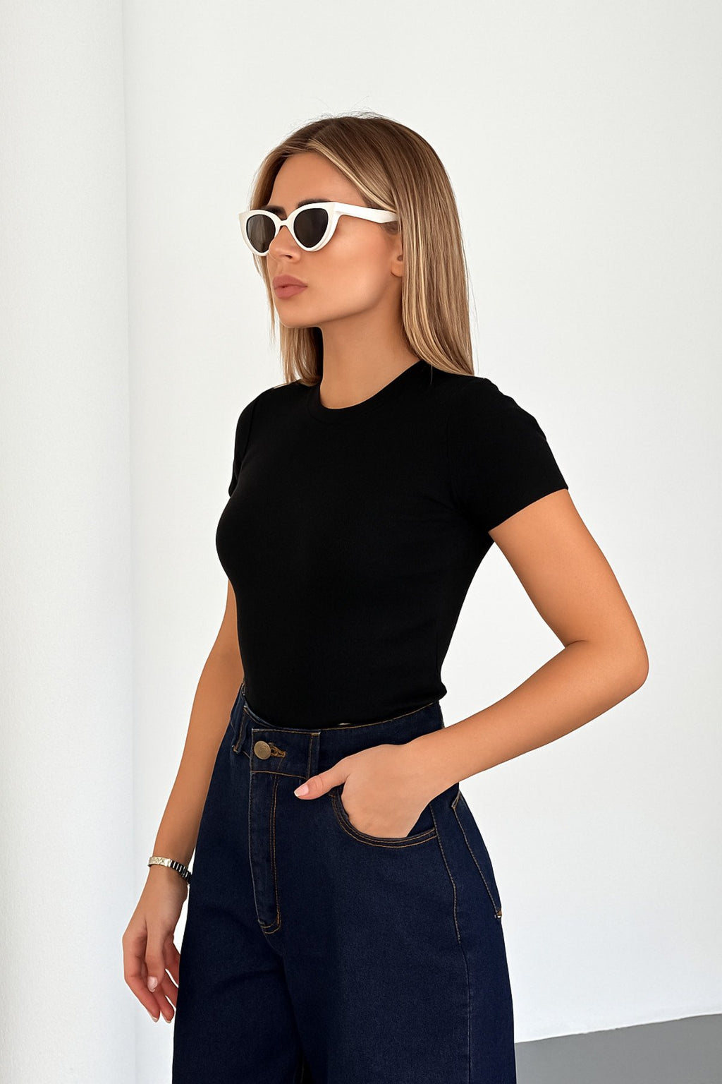 Düz Kesim Ribana Dokulu Basic T-Shirt